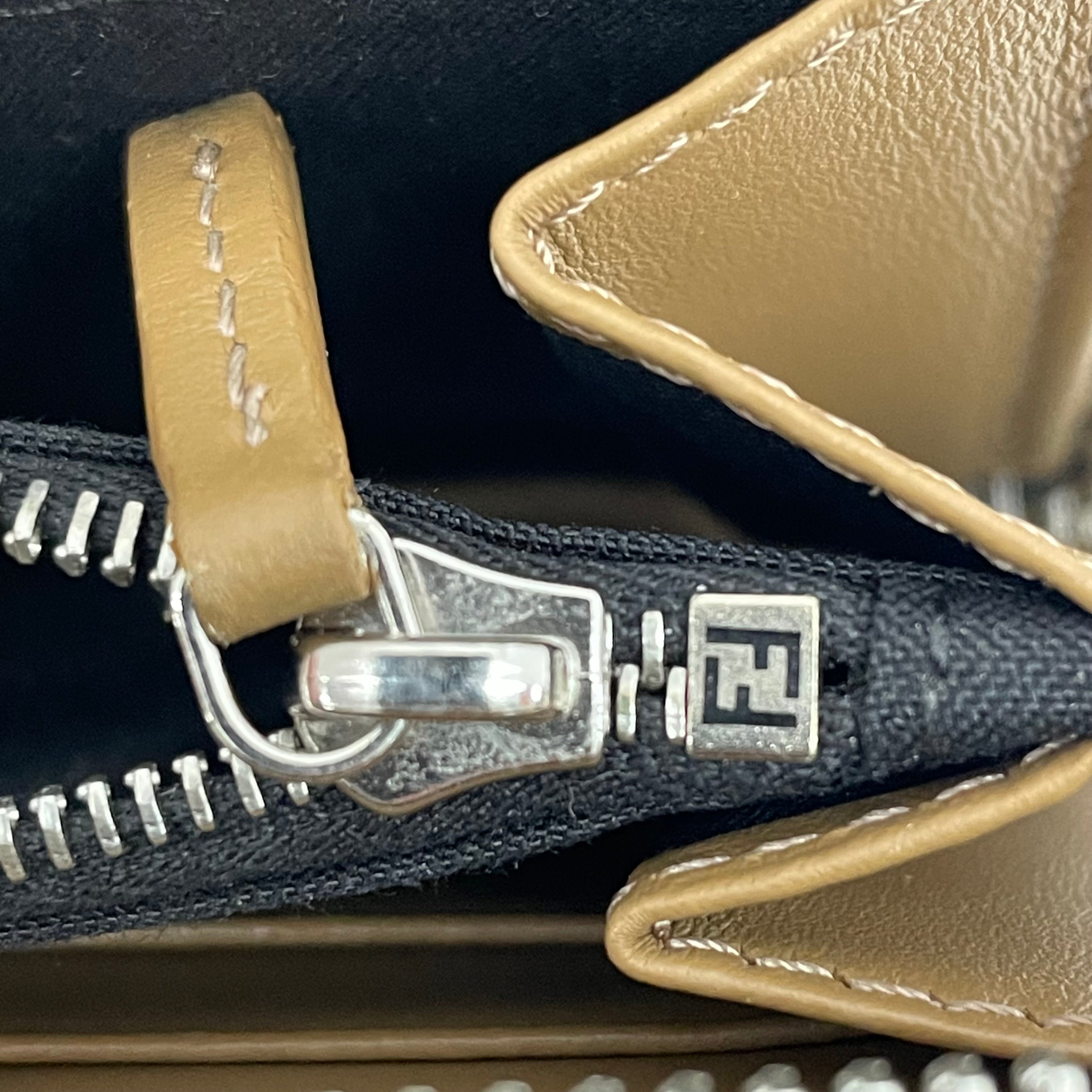 FENDI_(フェンディ)_ジップアラウンド長財布_ 7M0210 AJF8 _中古品