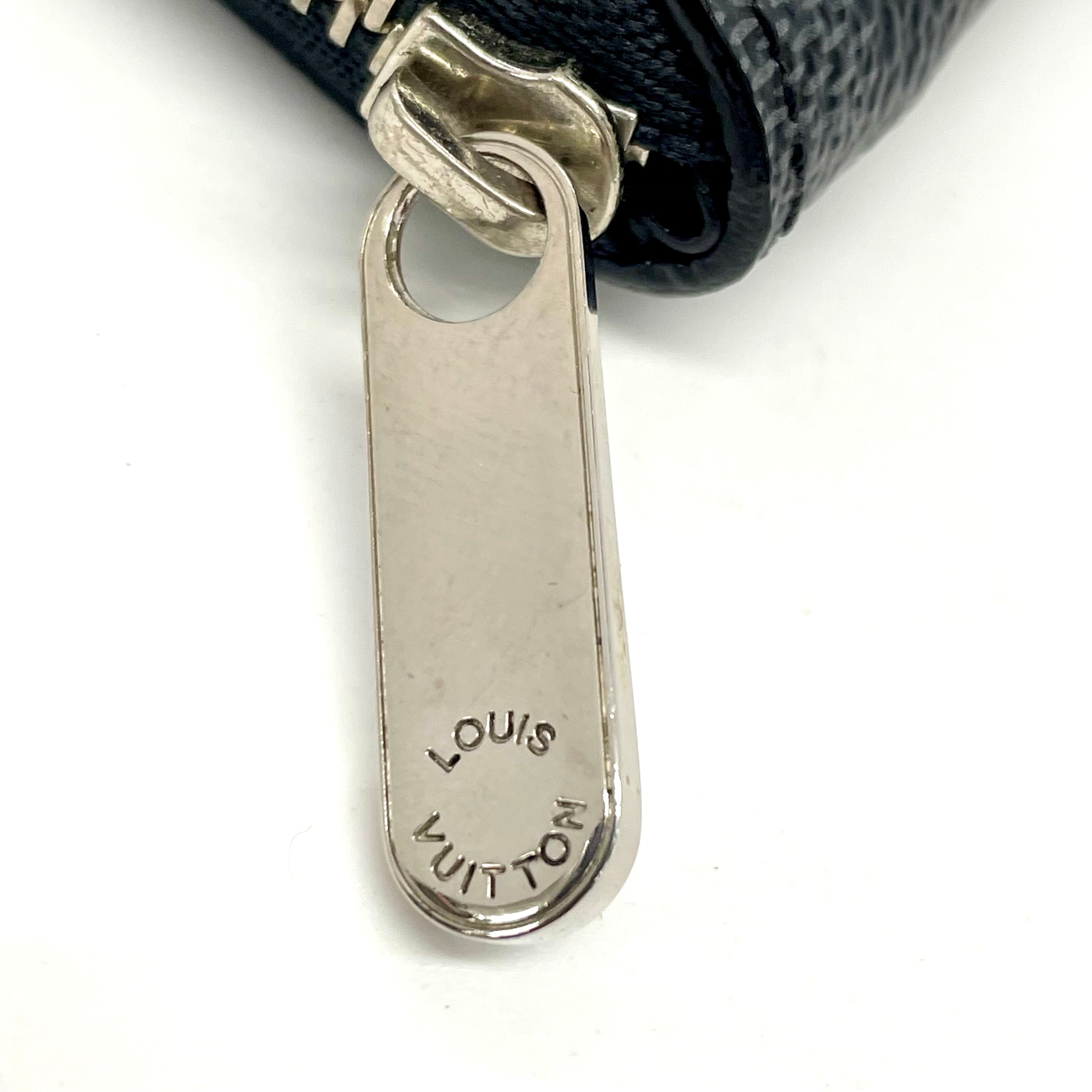 LOUIS VUITTON_(ルイヴィトン)_ダミエ グラフィット _ジッピー コインパース_ N63076 _中古品