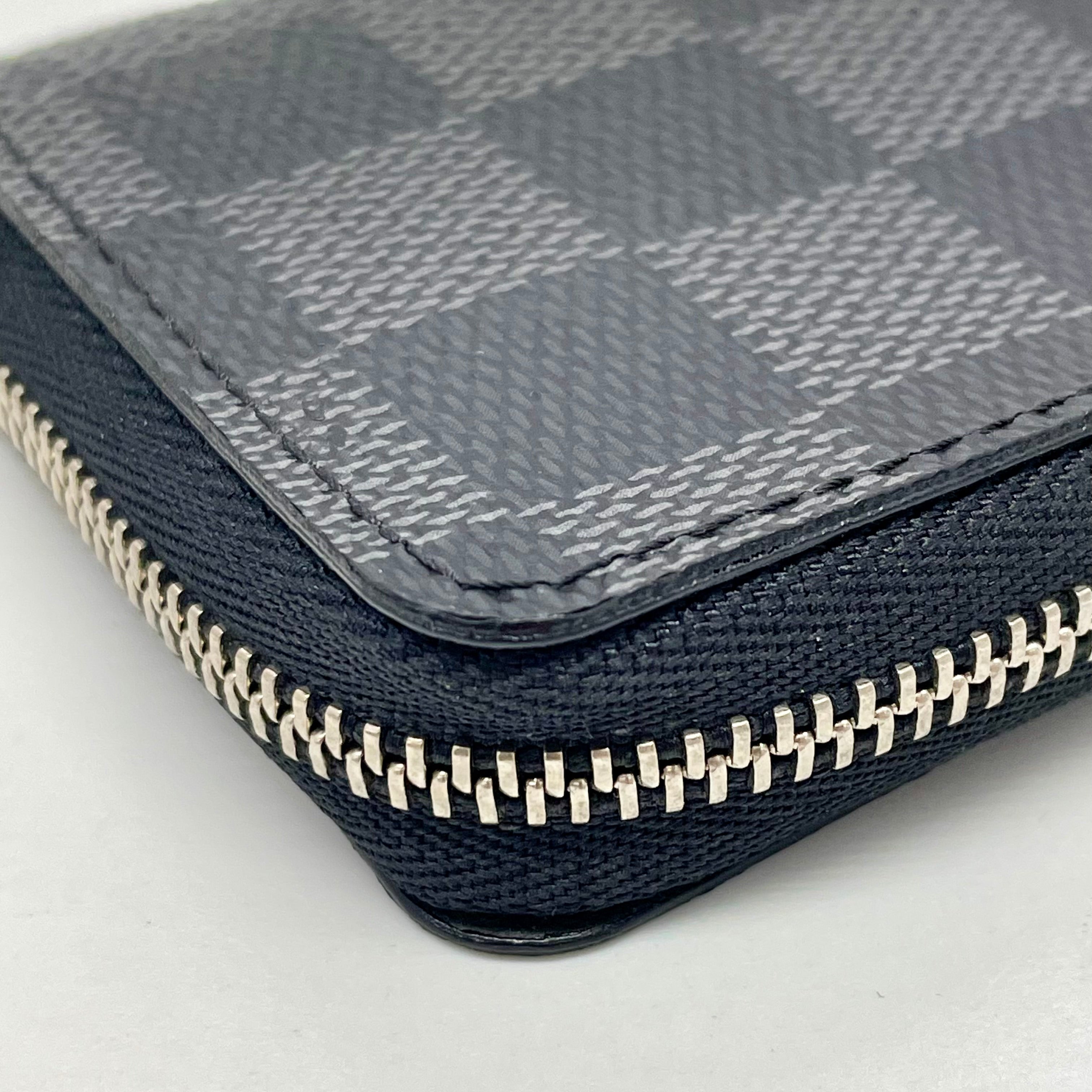 LOUIS VUITTON_(ルイヴィトン)_ダミエ グラフィット _ジッピー コインパース_ N63076 _中古品