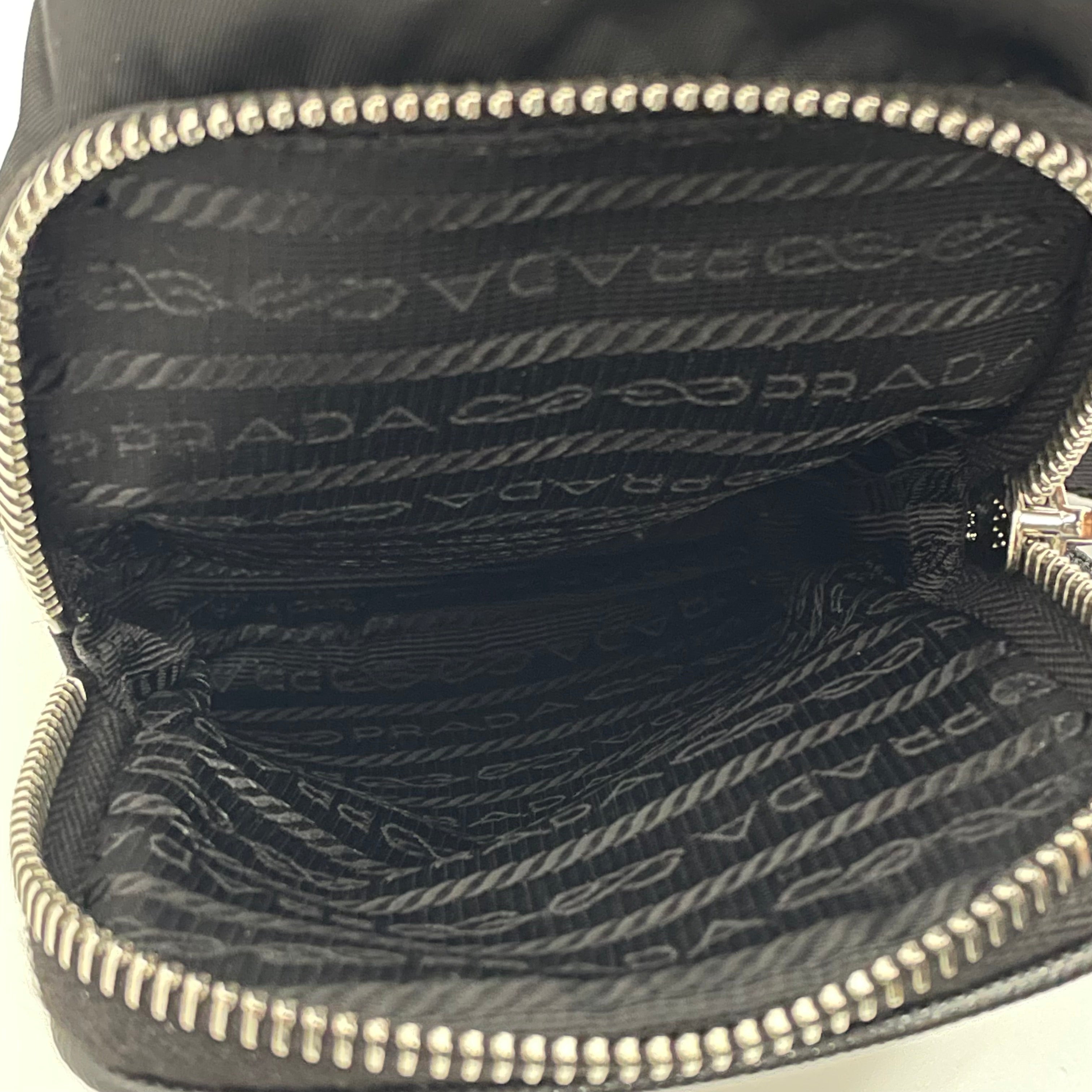PRADA_(プラダ)_Re-Nylon _スマートフォンケース_2ZH155 _中古品