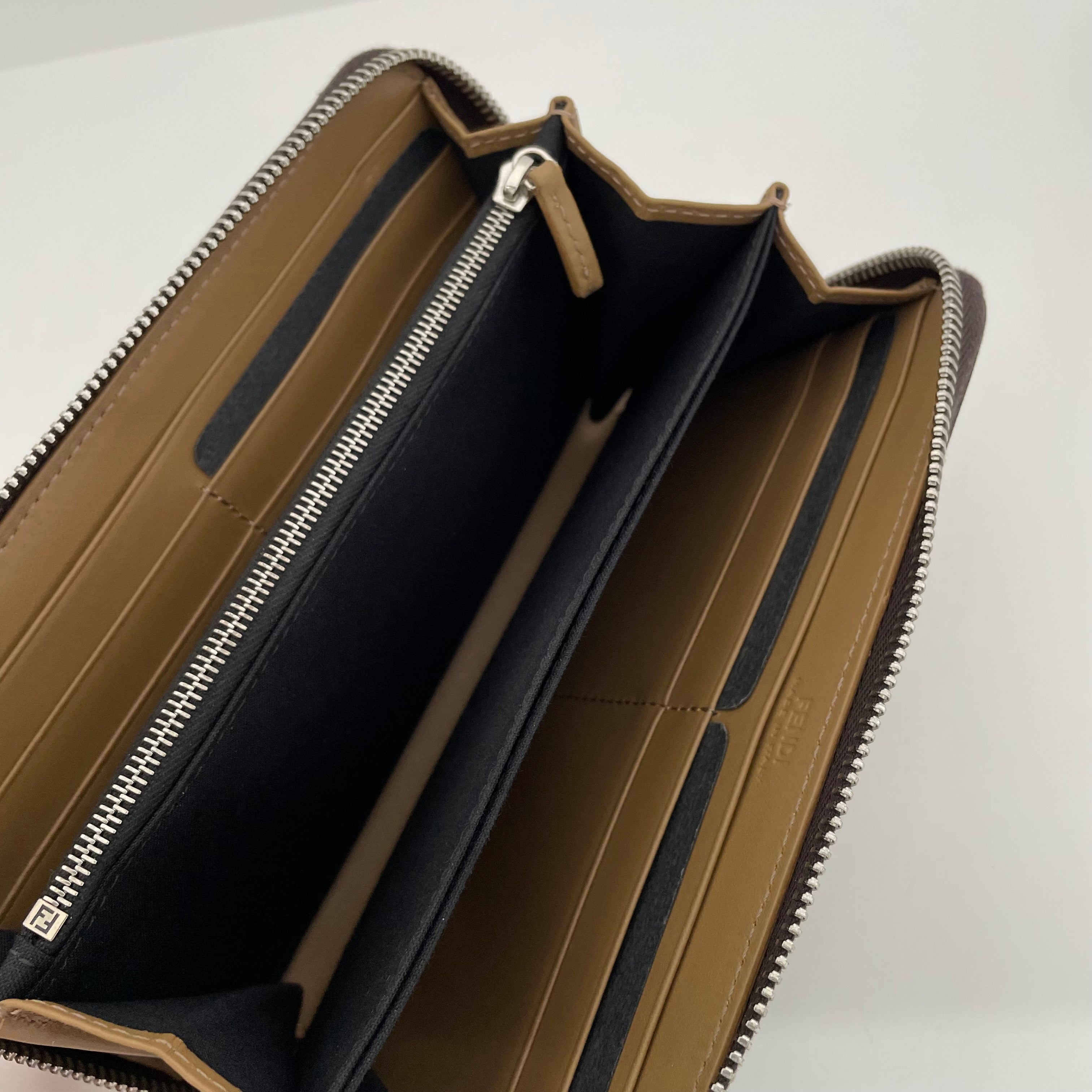 FENDI_(フェンディ)_ジップアラウンド長財布_ 7M0210 AJF8 _中古品