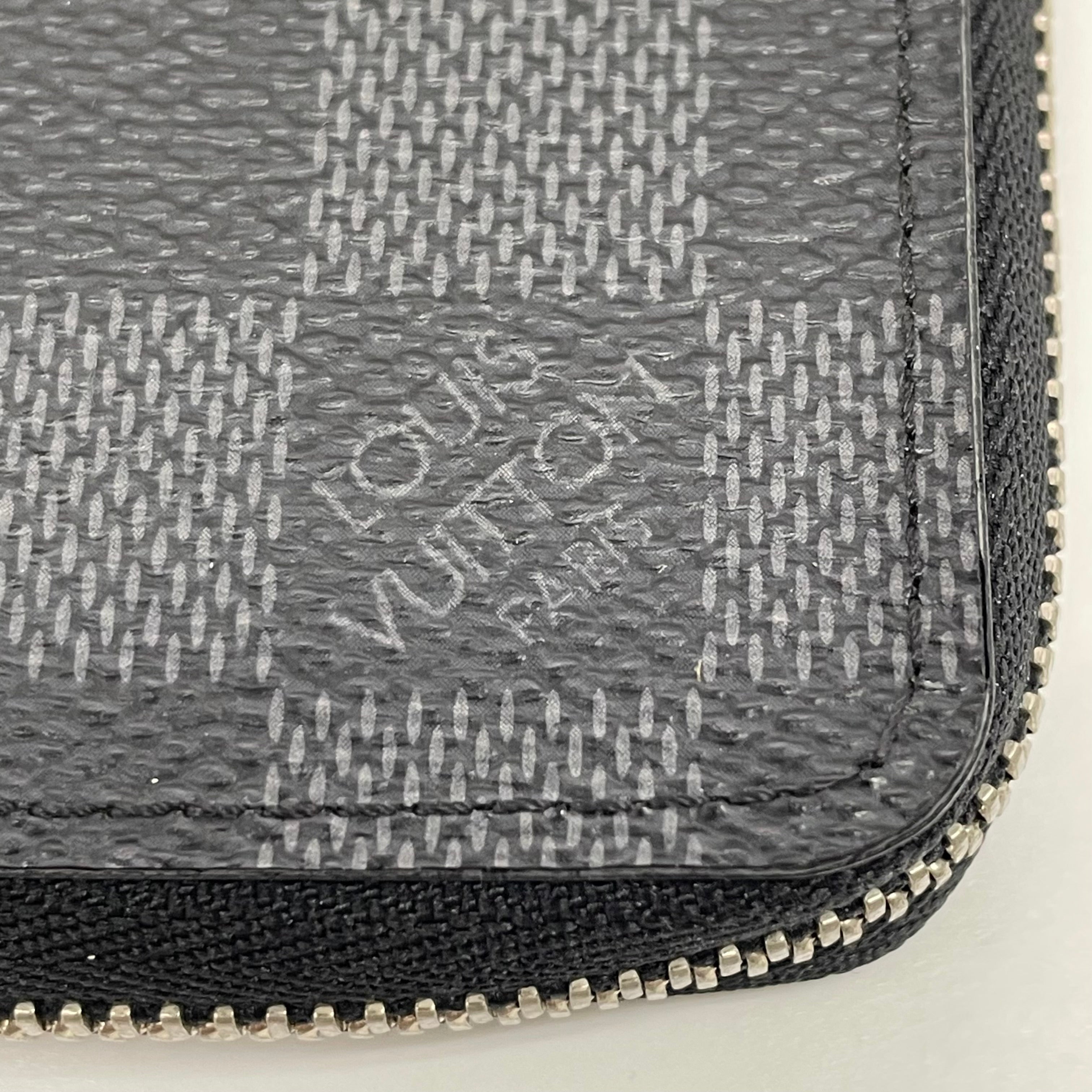 LOUIS VUITTON_(ルイヴィトン)_ダミエ グラフィット _ジッピー コインパース_ N63076 _中古品