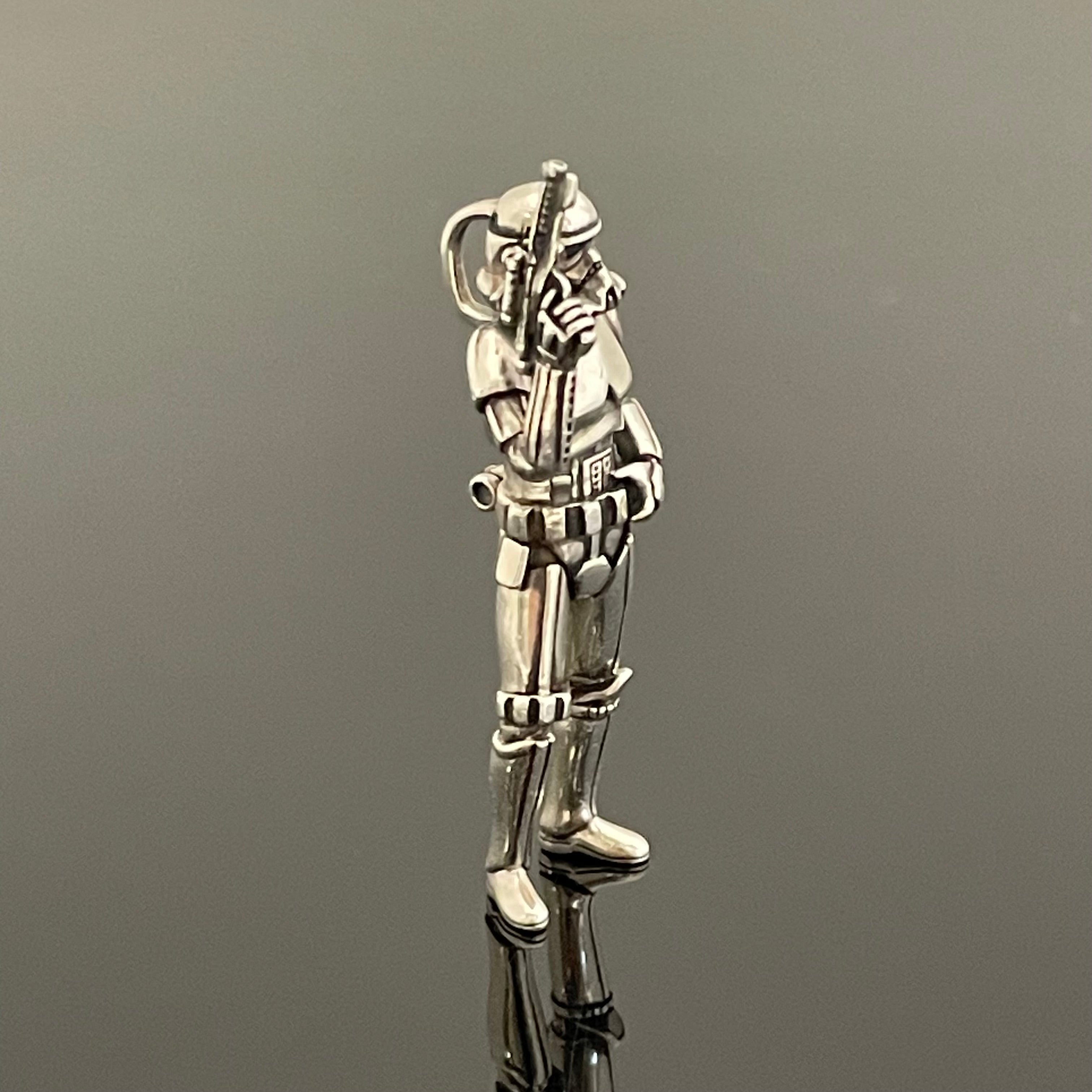 JUSTIN DAVIS _(ジャスティン デイビス)_STAR WARS_ジュエリーコレクション _ストームトルーパー_ペンダントトップ_中古品