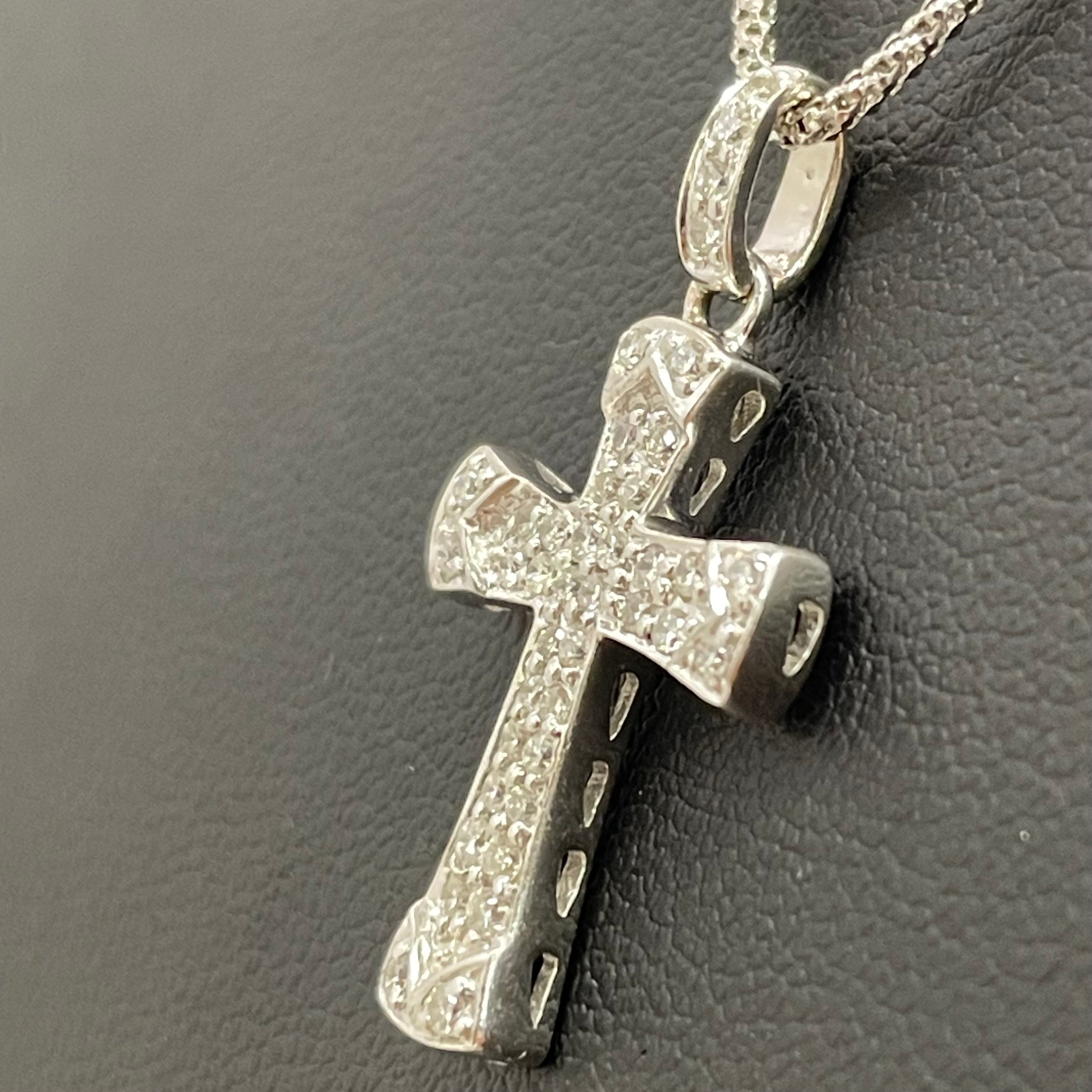 ノンブランド _K18WGダイヤモンドクロス_ ペンダントネックレス_ FD0.35ct/6.0g/50cm_ 中古品