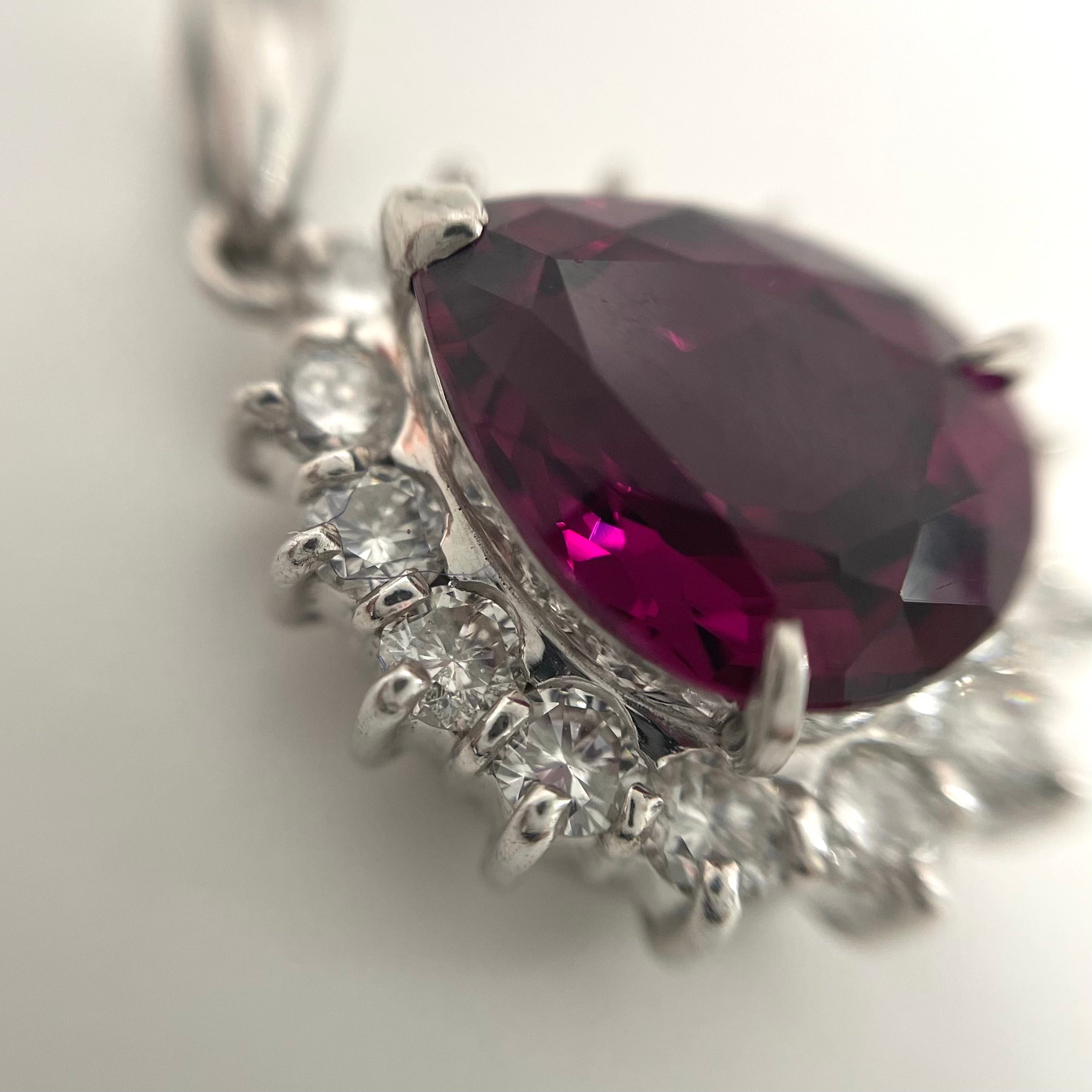 【送料無料】_ ノンブランド _Pt900/6.7g_ガーネットペンダントトップ_6.7g/G4.57ct/FD1.25ct_ 中古品