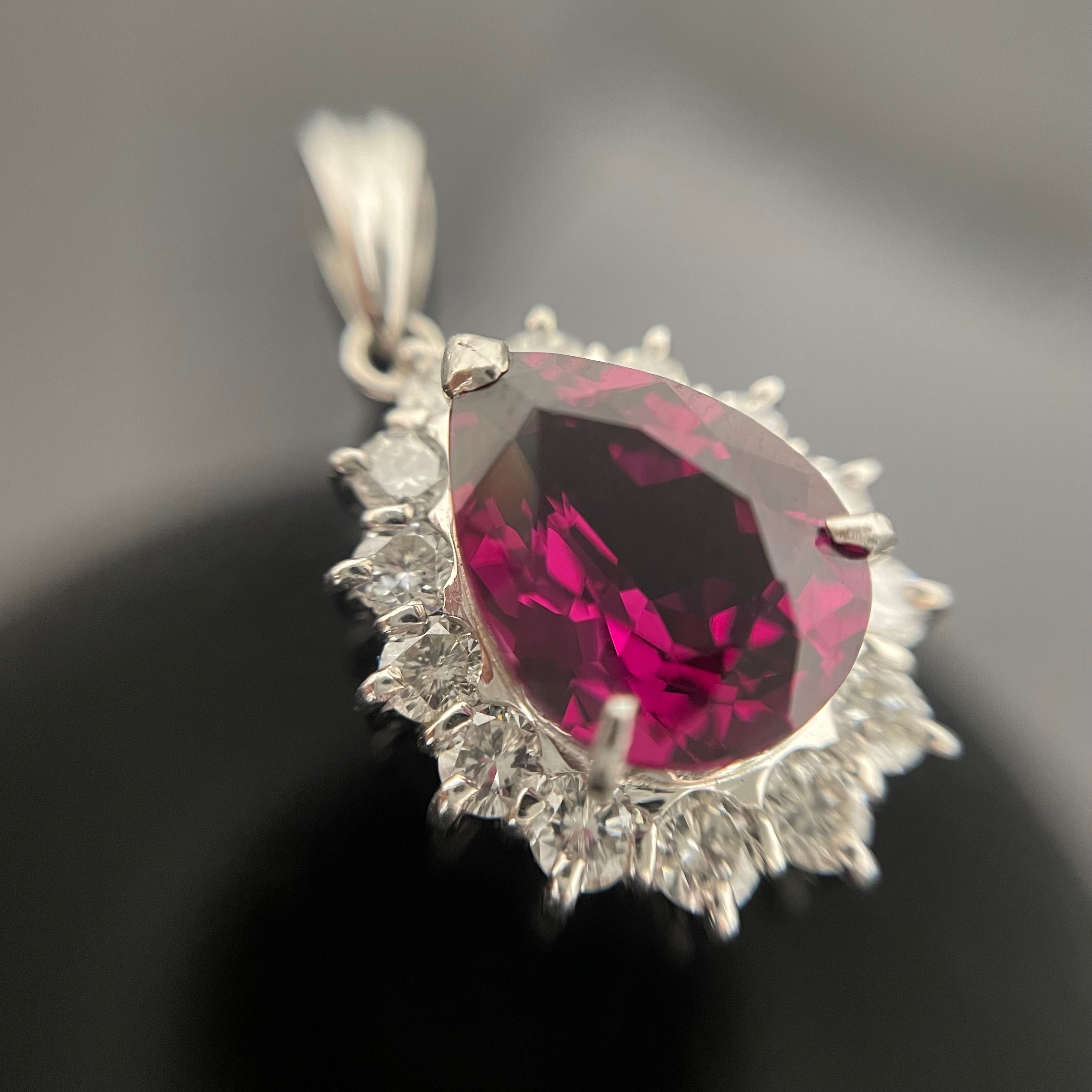 【送料無料】_ ノンブランド _Pt900/6.7g_ガーネットペンダントトップ_6.7g/G4.57ct/FD1.25ct_ 中古品