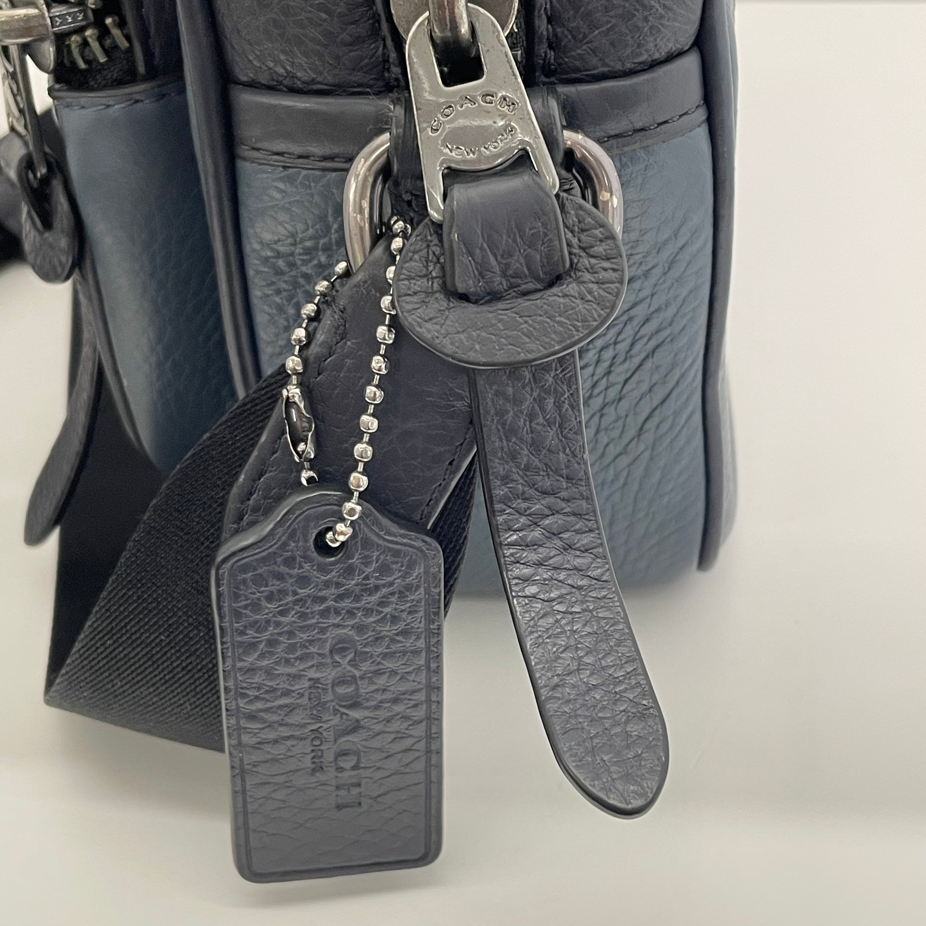 【送料無料】_ COACH_(コーチ)_レザー ショルダー _スモール カメラバッグ _C6584 _中古品
