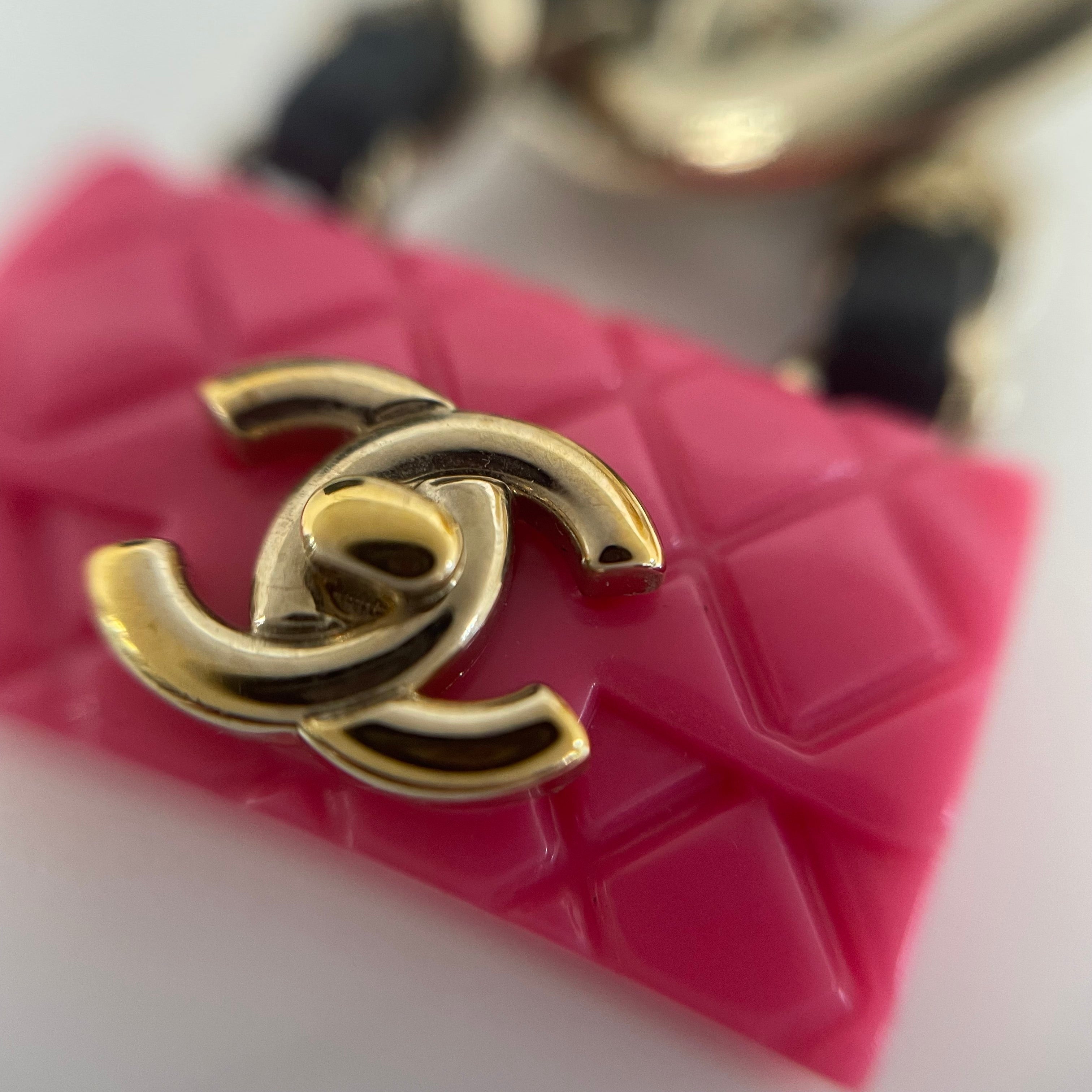 【送料無料】_ CHANEL_(シャネル)_B23C _ココマーク マトラッセ _バッグモチーフ ピアス _中古品