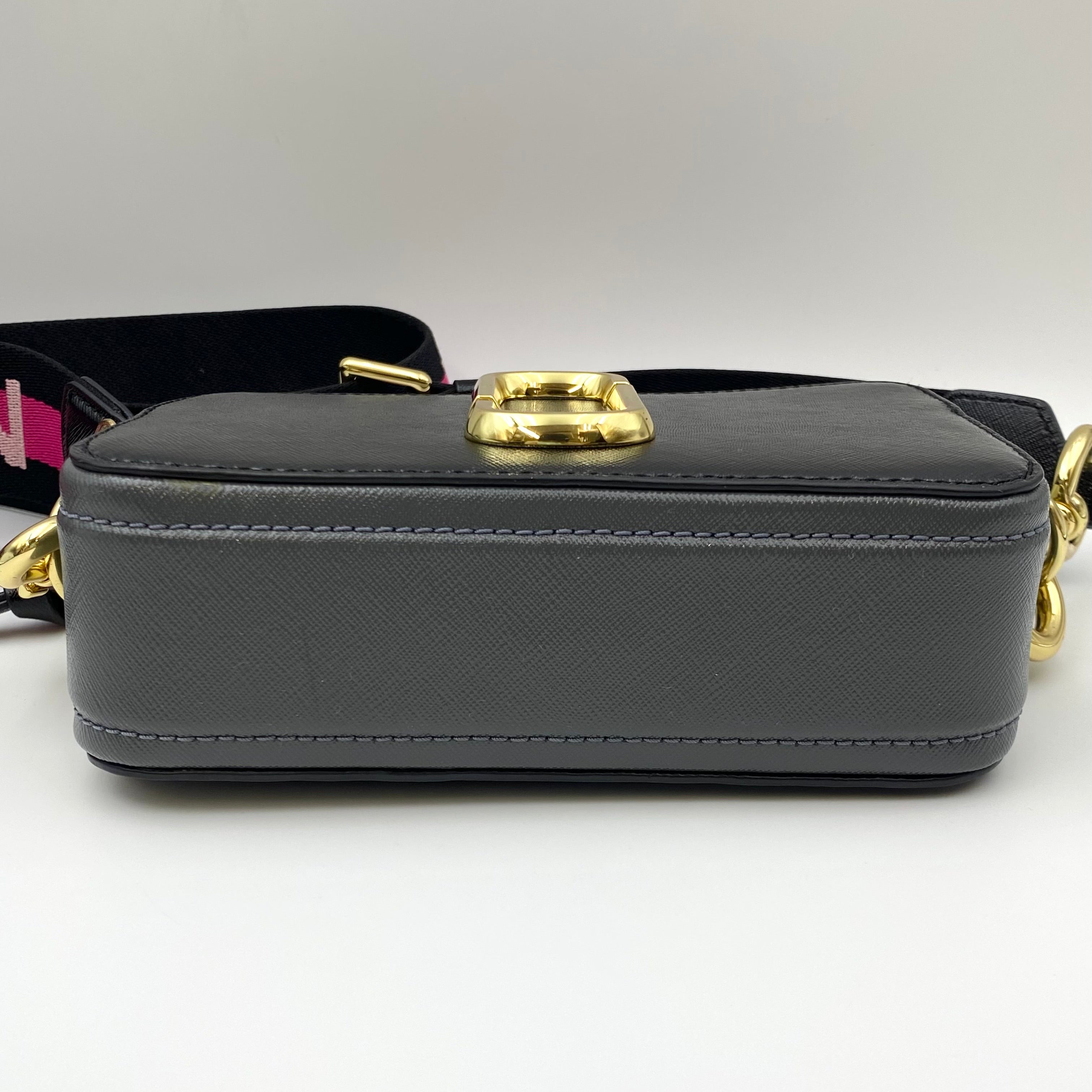 【送料無料】_ MARC JACOBS_(マークジェイコブス)_ショルダーバッグ_ M0014146 002_ スナップショット_中古品