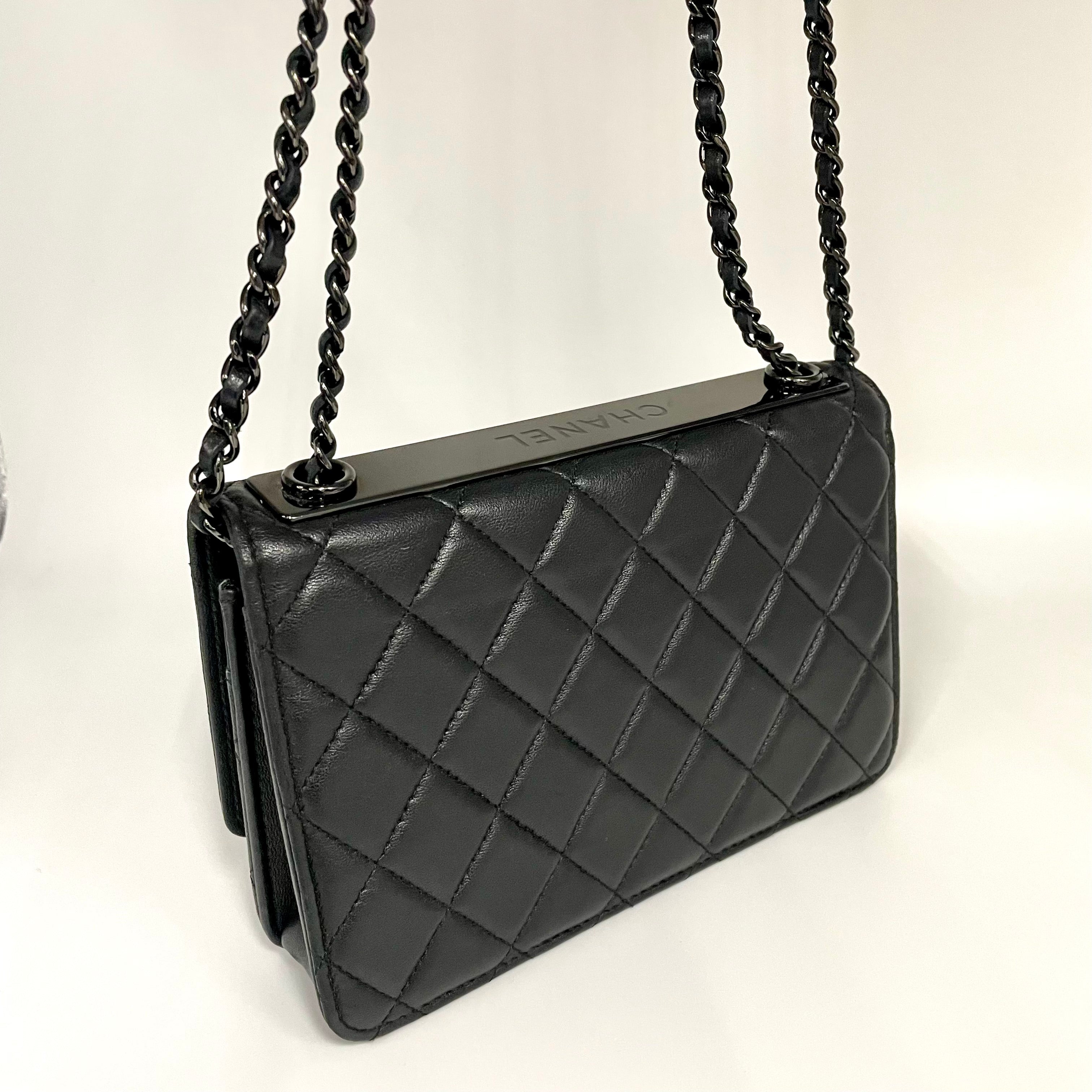 【送料無料】_ CHANEL_(シャネル)_チェーンウォレット _ソーブラック _ラムスキン_ 中古品