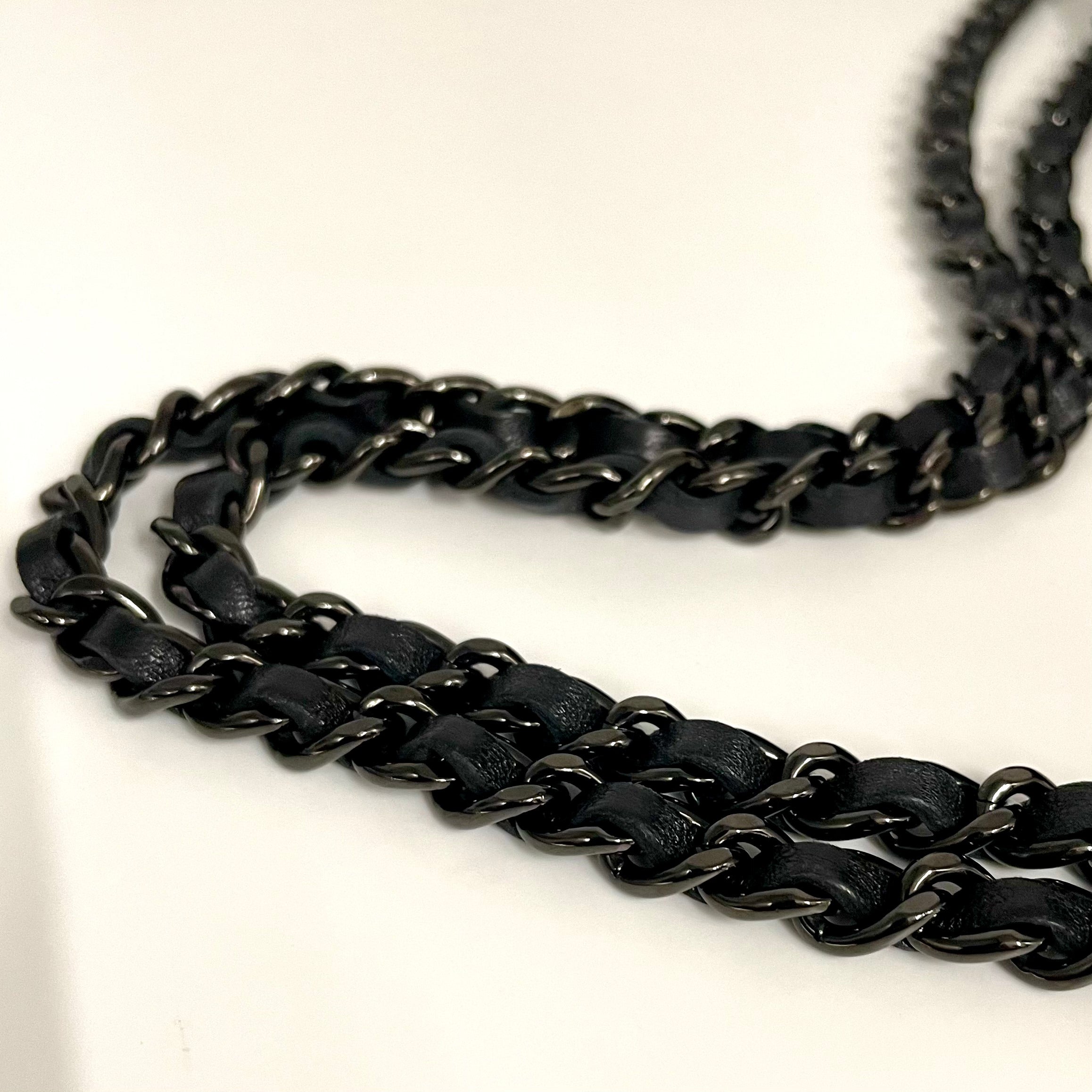 【送料無料】_ CHANEL_(シャネル)_チェーンウォレット _ソーブラック _ラムスキン_ 中古品