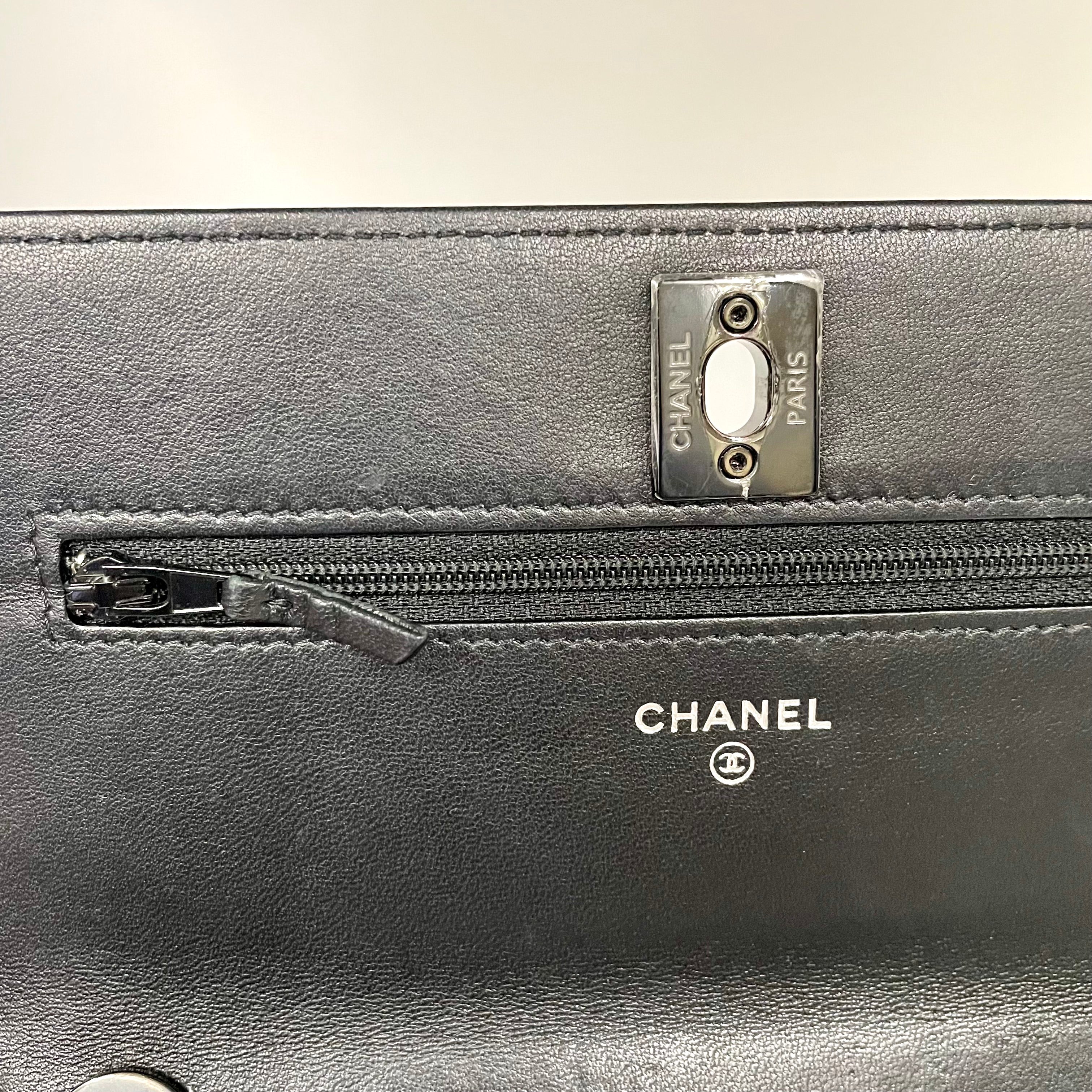 【送料無料】_ CHANEL_(シャネル)_チェーンウォレット _ソーブラック _ラムスキン_ 中古品