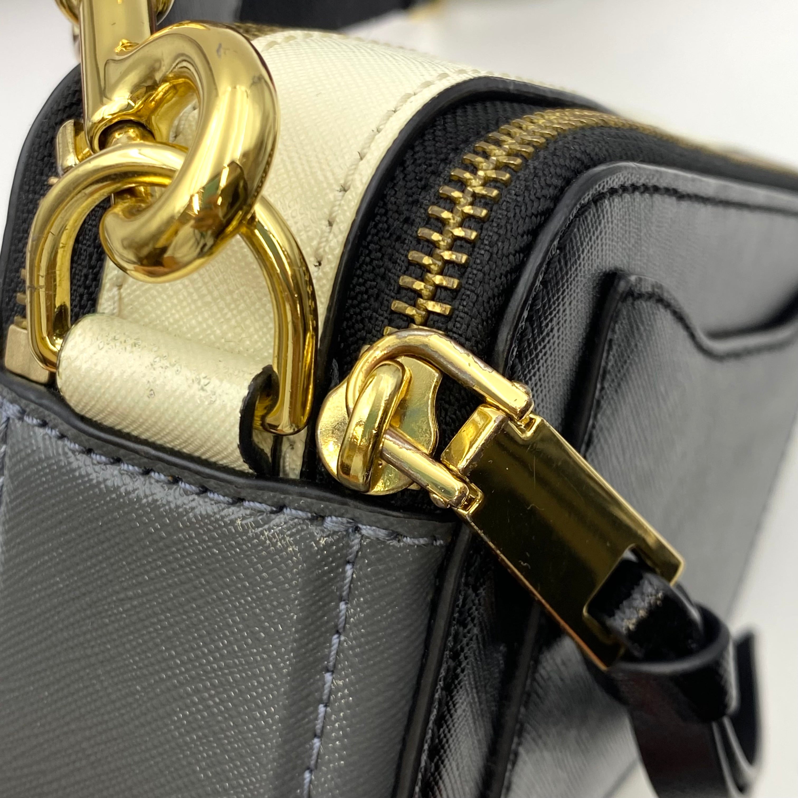 【送料無料】_ MARC JACOBS_(マークジェイコブス)_ショルダーバッグ_ M0014146 002_ スナップショット_中古品