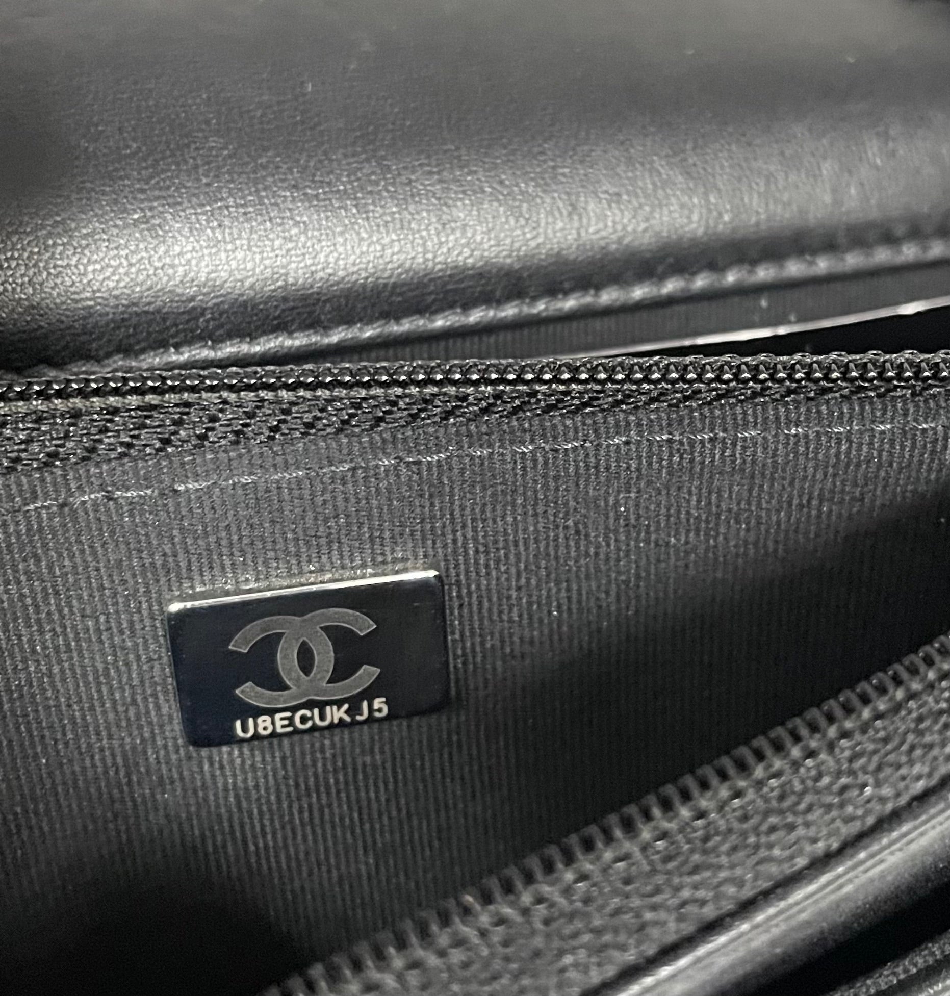 【送料無料】_ CHANEL_(シャネル)_チェーンウォレット _ソーブラック _ラムスキン_ 中古品