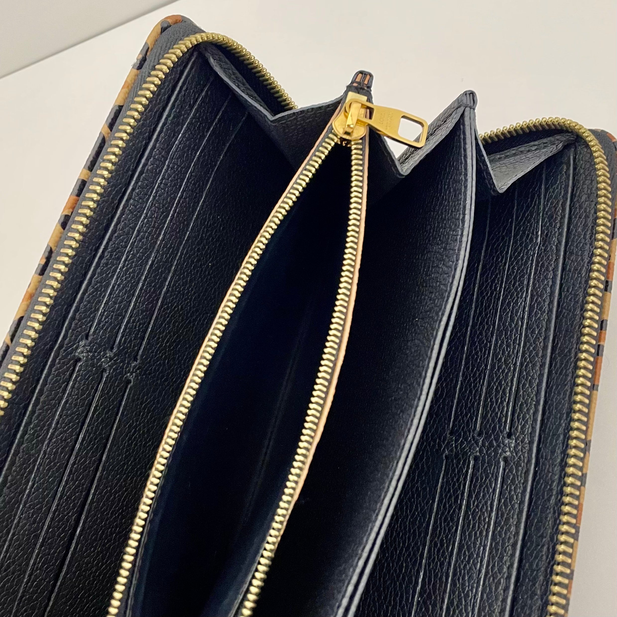 【送料無料】_ LOUIS VUITTON_(ルイヴィトン)_モノグラムアンプラント_ ジッピーウォレット_ ワイルド・アット・ハート _M80680_中古品