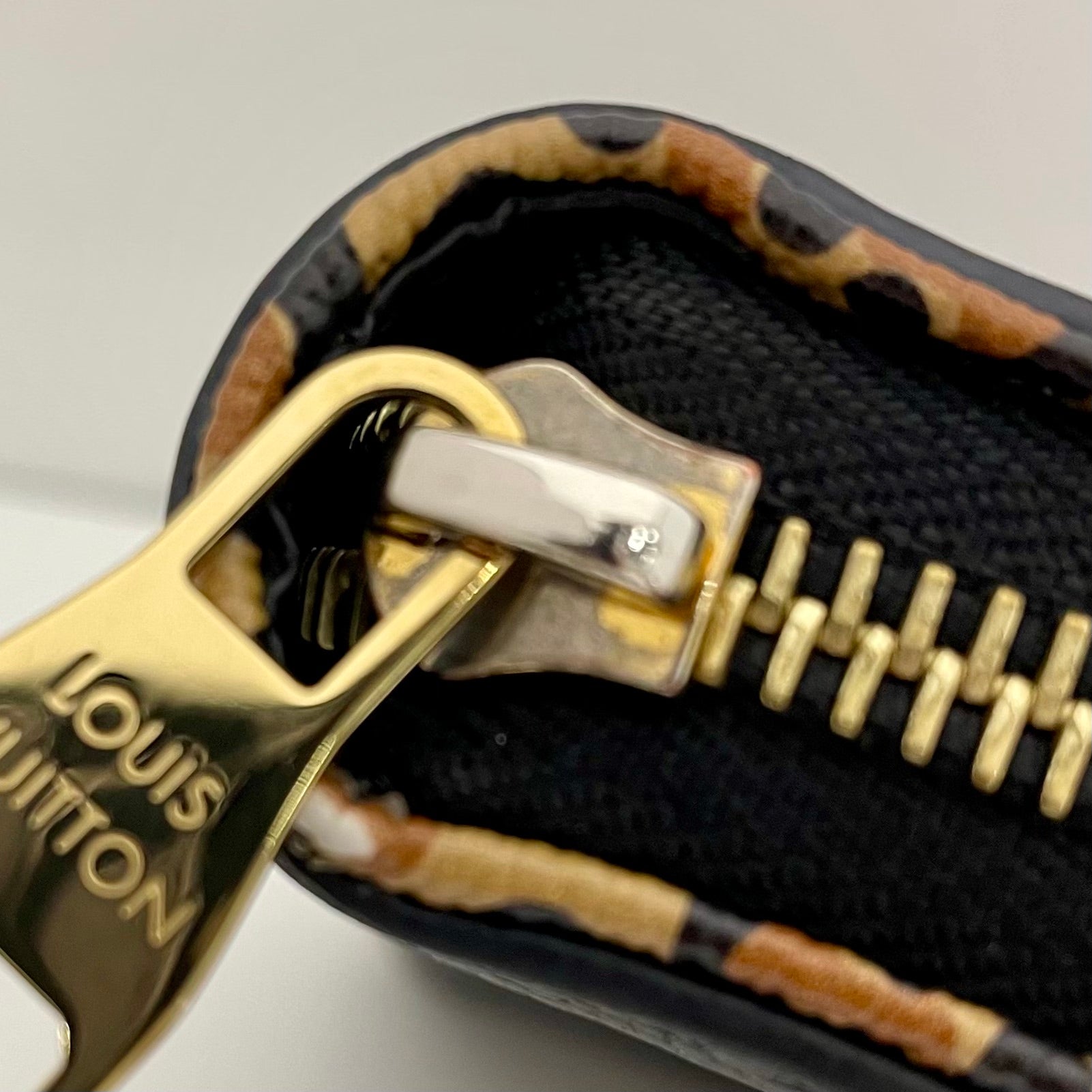 【送料無料】_ LOUIS VUITTON_(ルイヴィトン)_モノグラムアンプラント_ ジッピーウォレット_ ワイルド・アット・ハート _M80680_中古品
