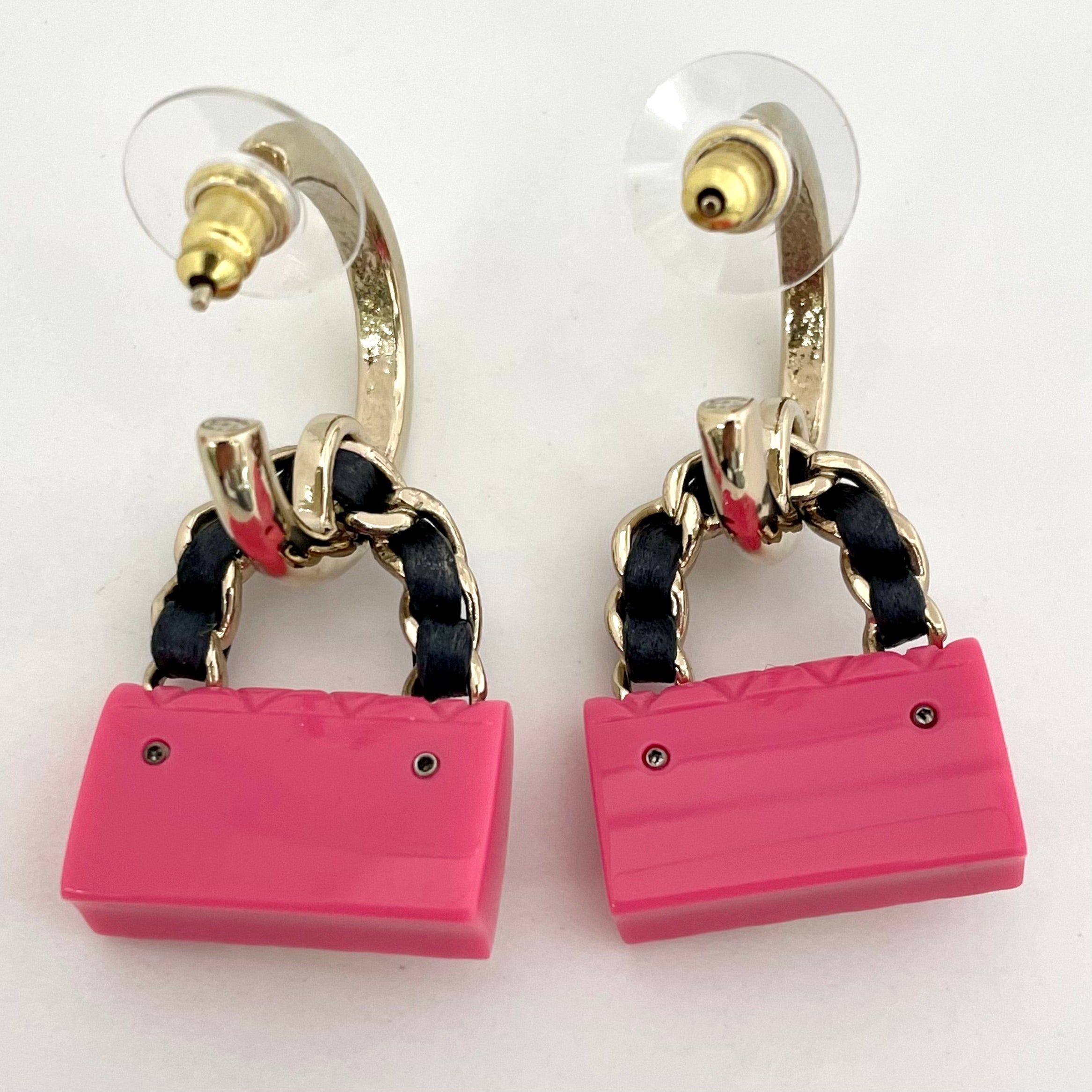 【送料無料】_ CHANEL_(シャネル)_B23C _ココマーク マトラッセ _バッグモチーフ ピアス _中古品