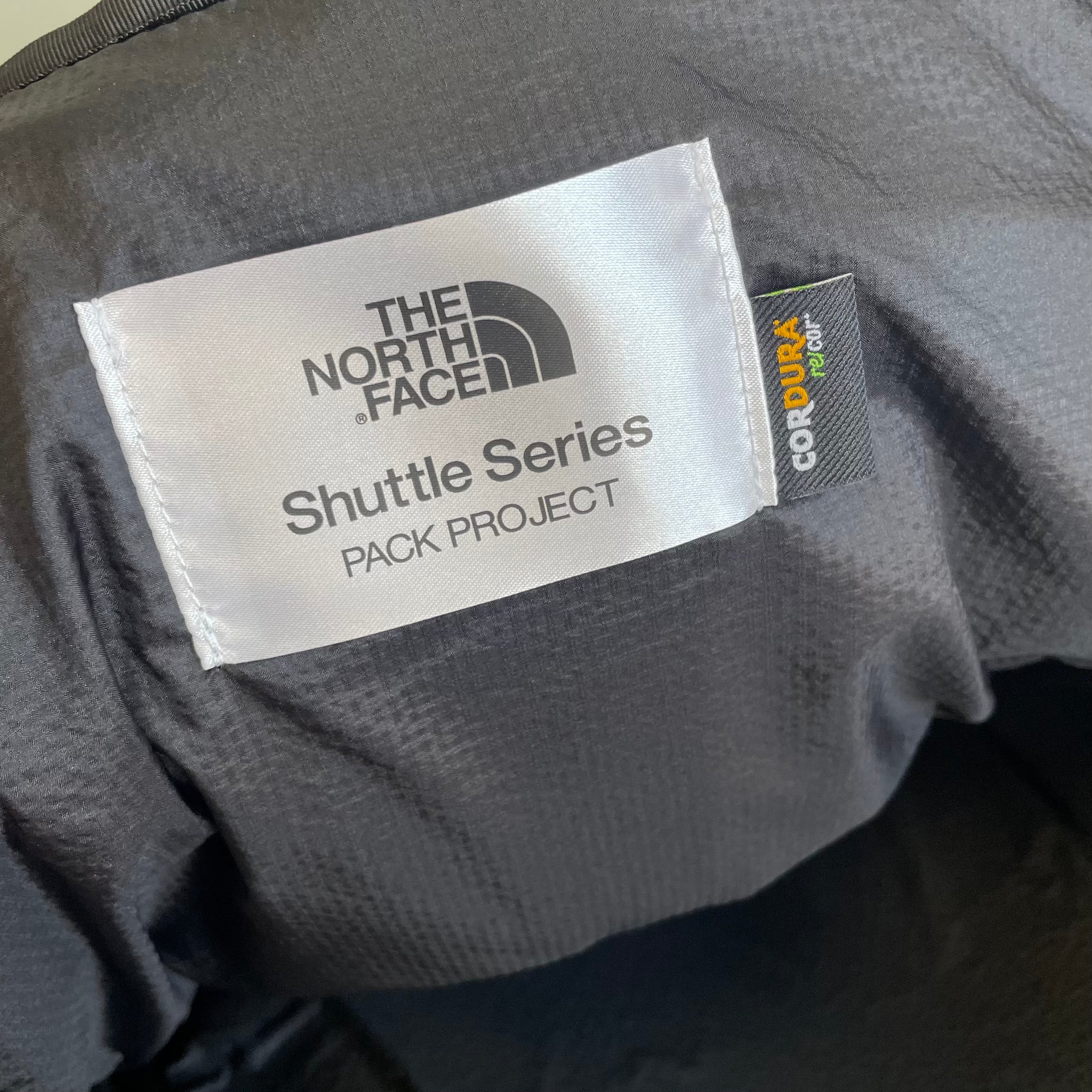 【送料無料】_ THE NORTH FACE _(ザ・ノース・フェイス)_シャトルデイバック_ NM82329_ 中古品
