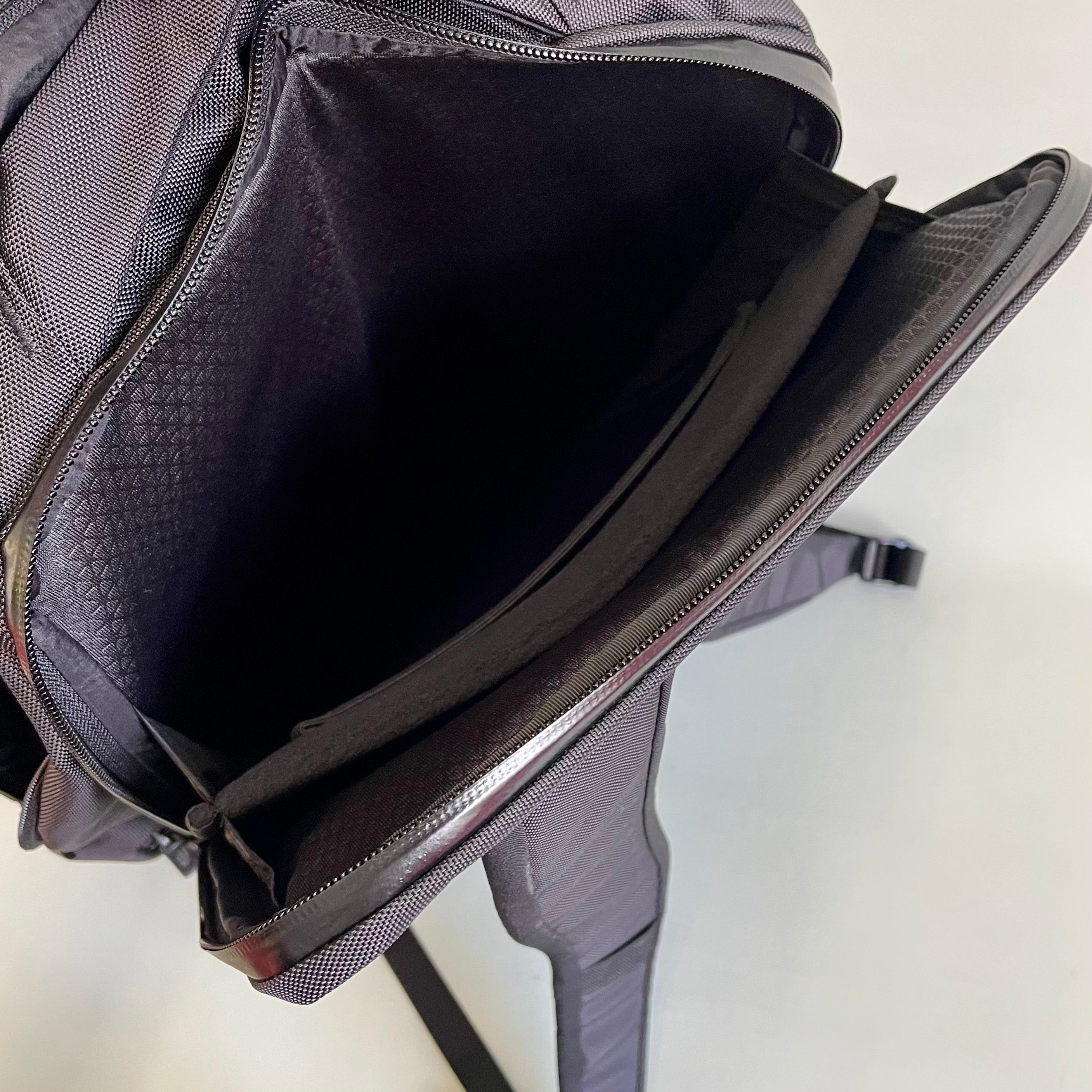 【送料無料】_ THE NORTH FACE _(ザ・ノース・フェイス)_シャトルデイバック_ NM82329_ 中古品