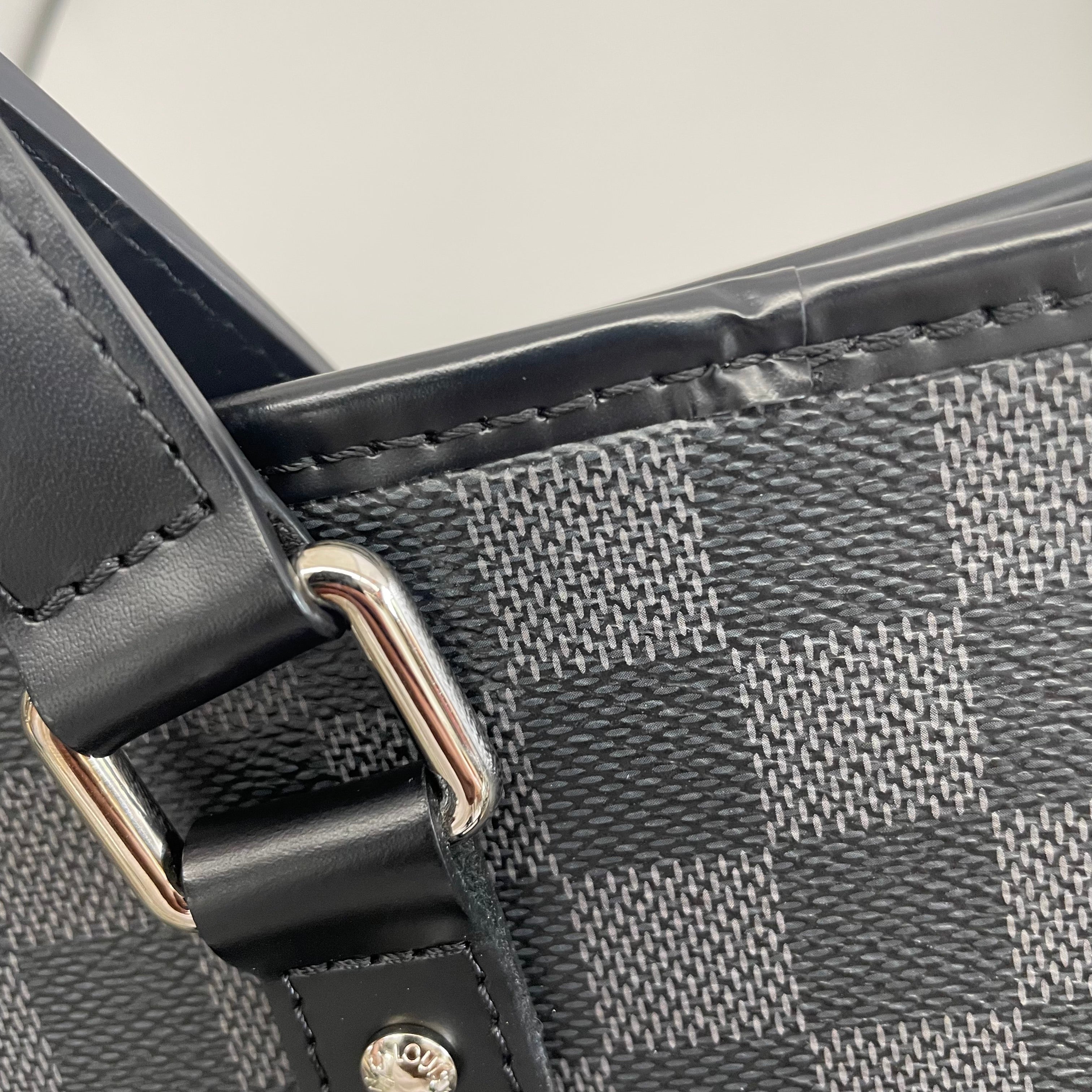 LOUIS VUITTON _(ルイヴィトン) _ダミエグラフィット_ タダオ 本体のみ_(ショルダーベルト無し)_ N51192_ 中古品