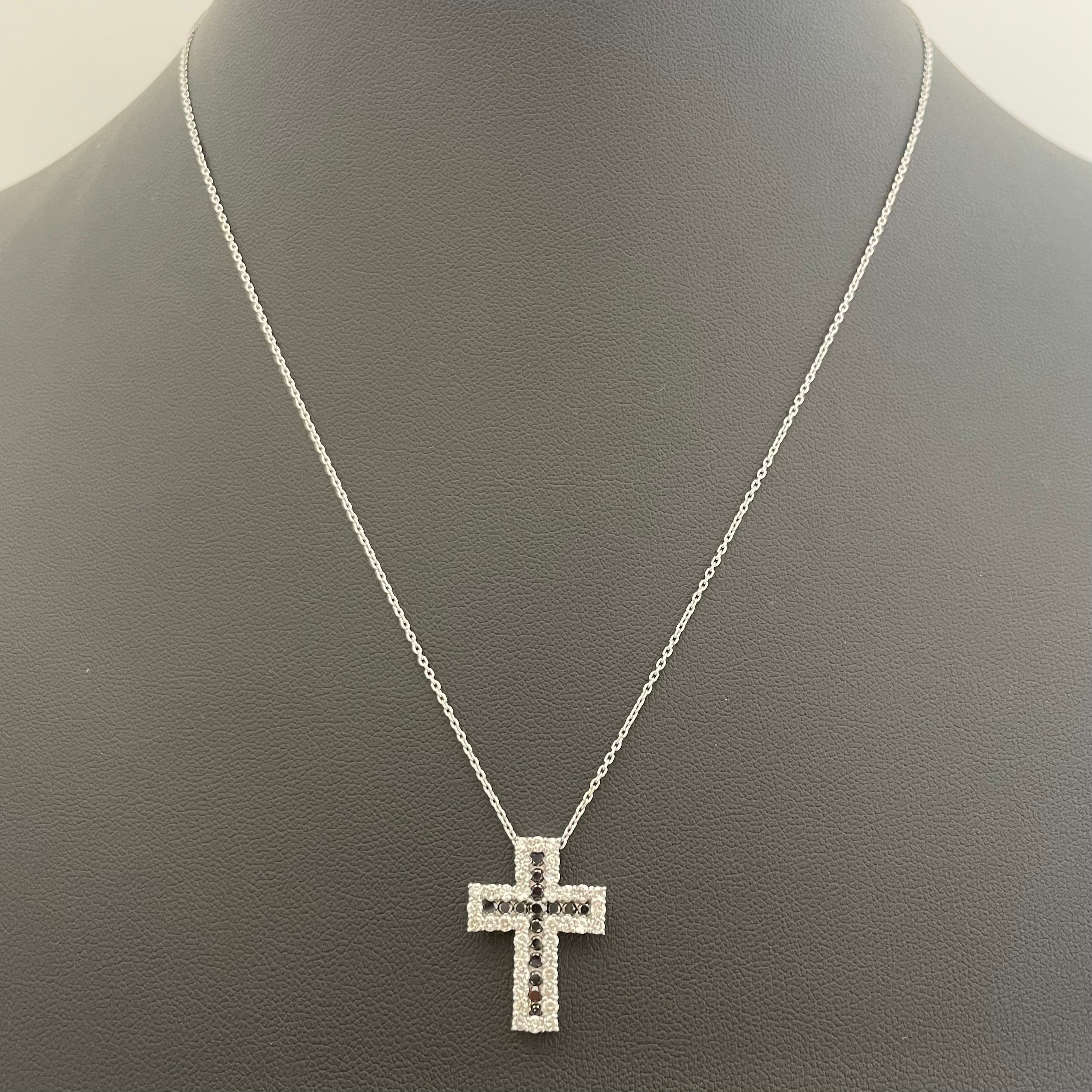 ノンブランド _K18WG _ダイヤモンド _クロスペンダント_ネックレス FD1.0ct/4.4g _中古品