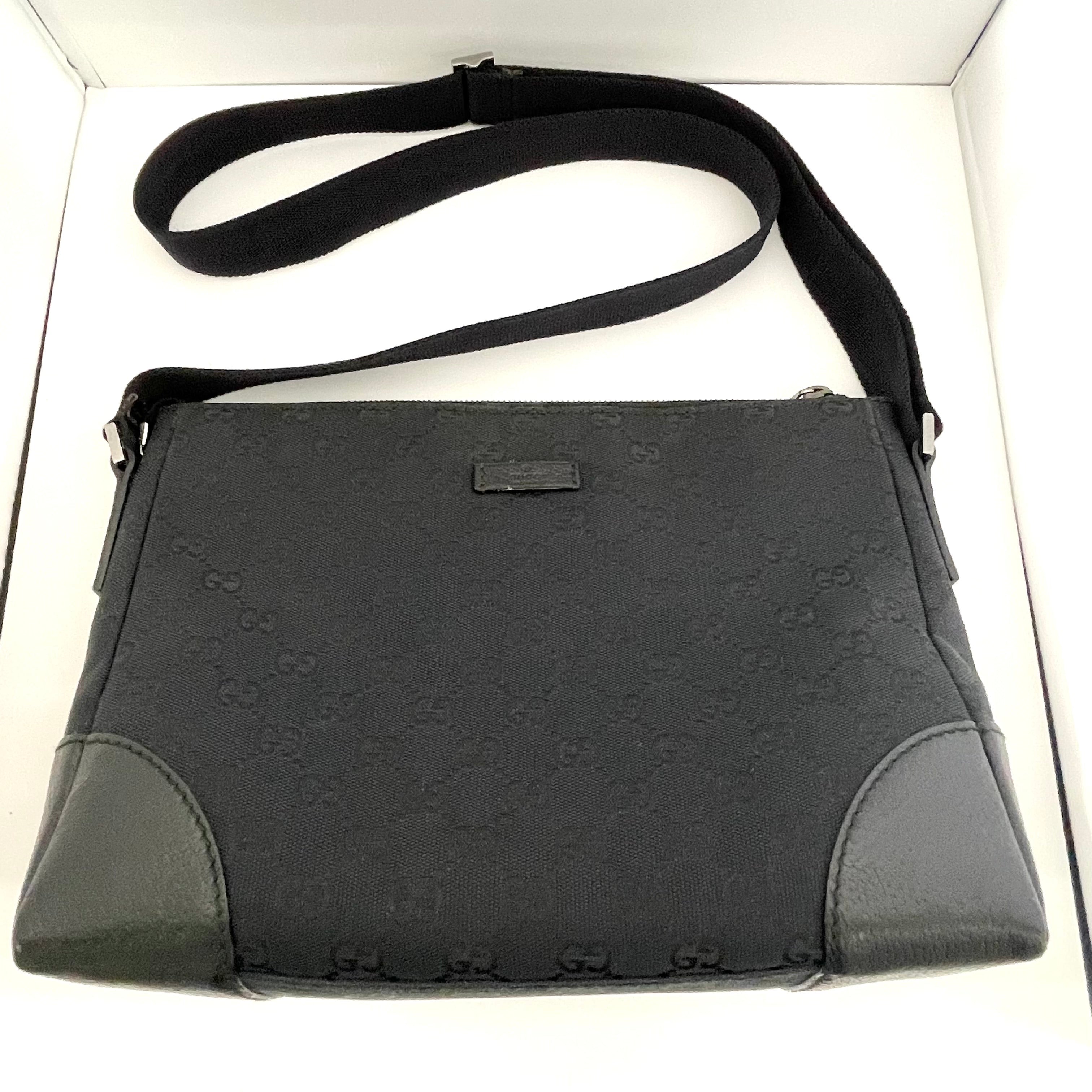 GUCCI_(グッチ)_GGキャンバス_ショルダーバック_114273ブラック_中古品