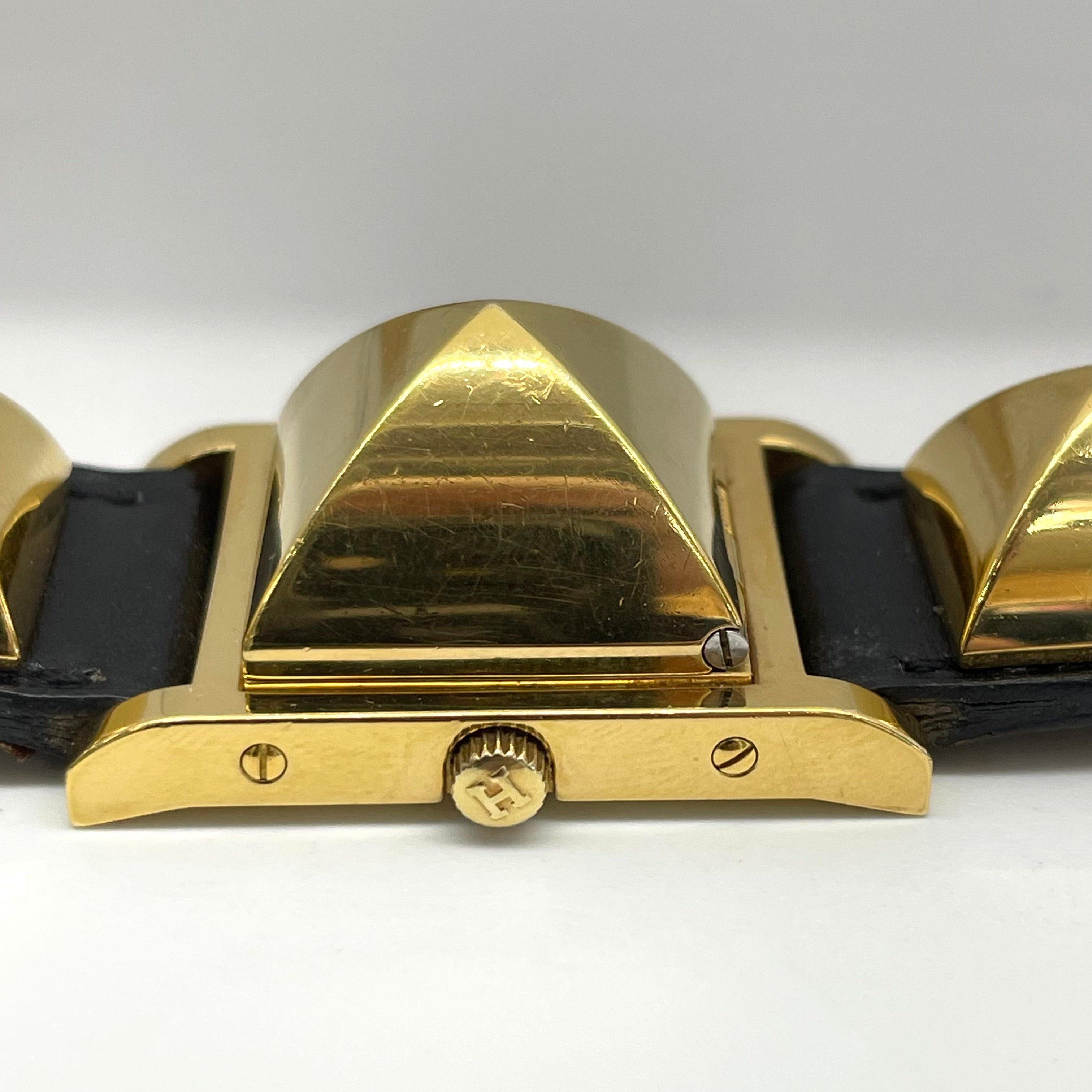 HERMES_(エルメス) _メドール _レディス腕時計_ゴールド/白文字盤 _黒レザーベルト_中古品