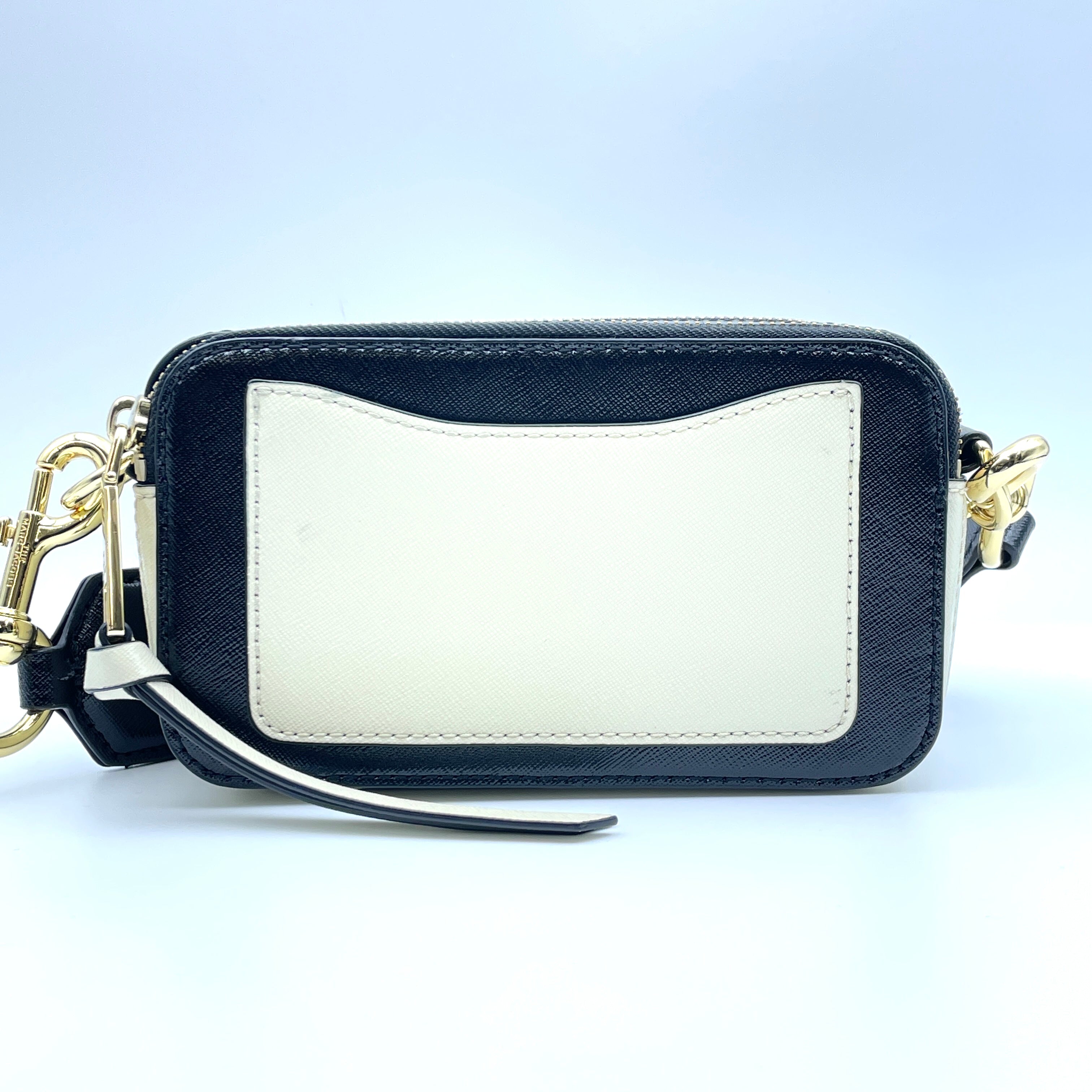 【送料無料】_ MARC JACOBS _(マークジェイコブス)_ザ スナップショット_M0012007 _中古品