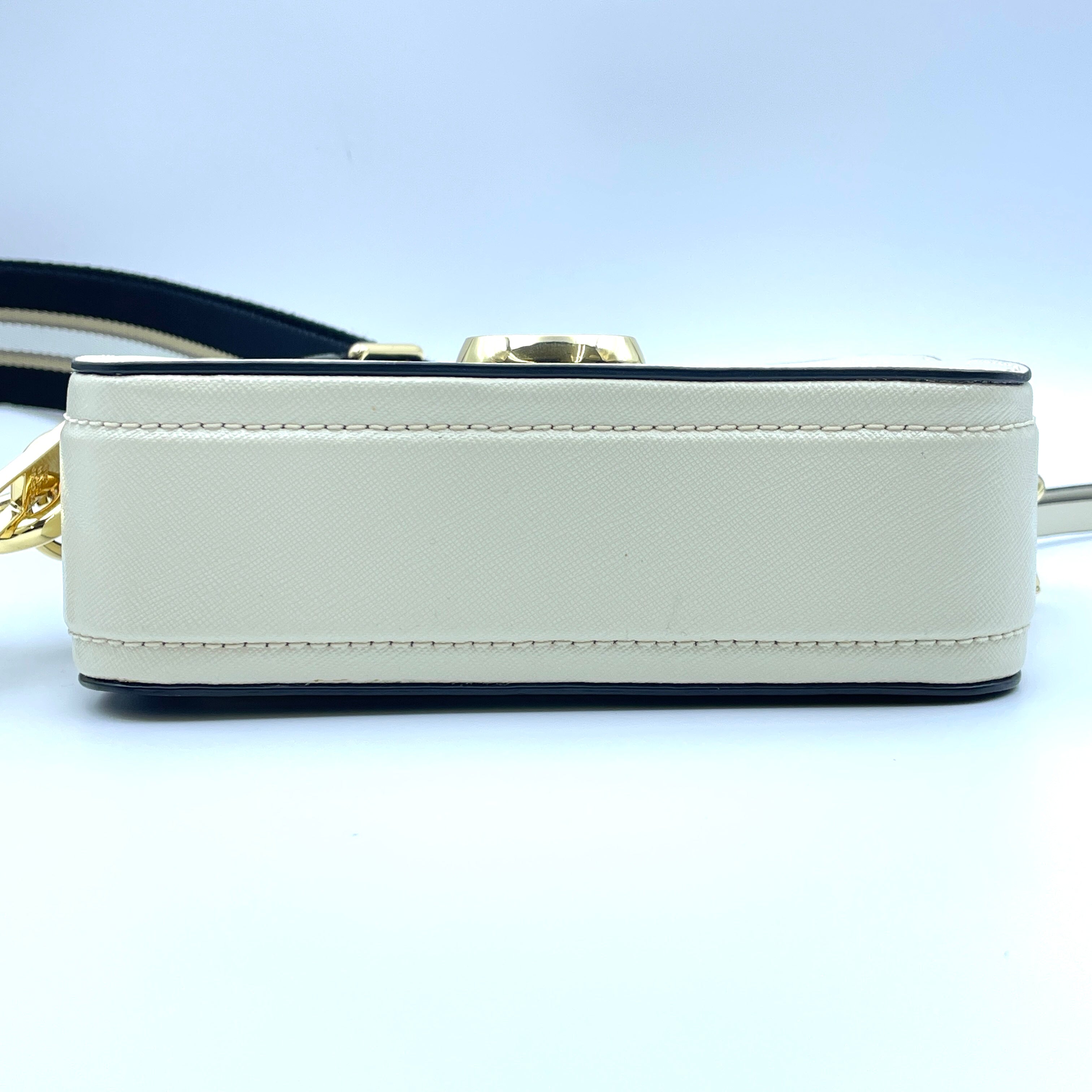 【送料無料】_ MARC JACOBS _(マークジェイコブス)_ザ スナップショット_M0012007 _中古品