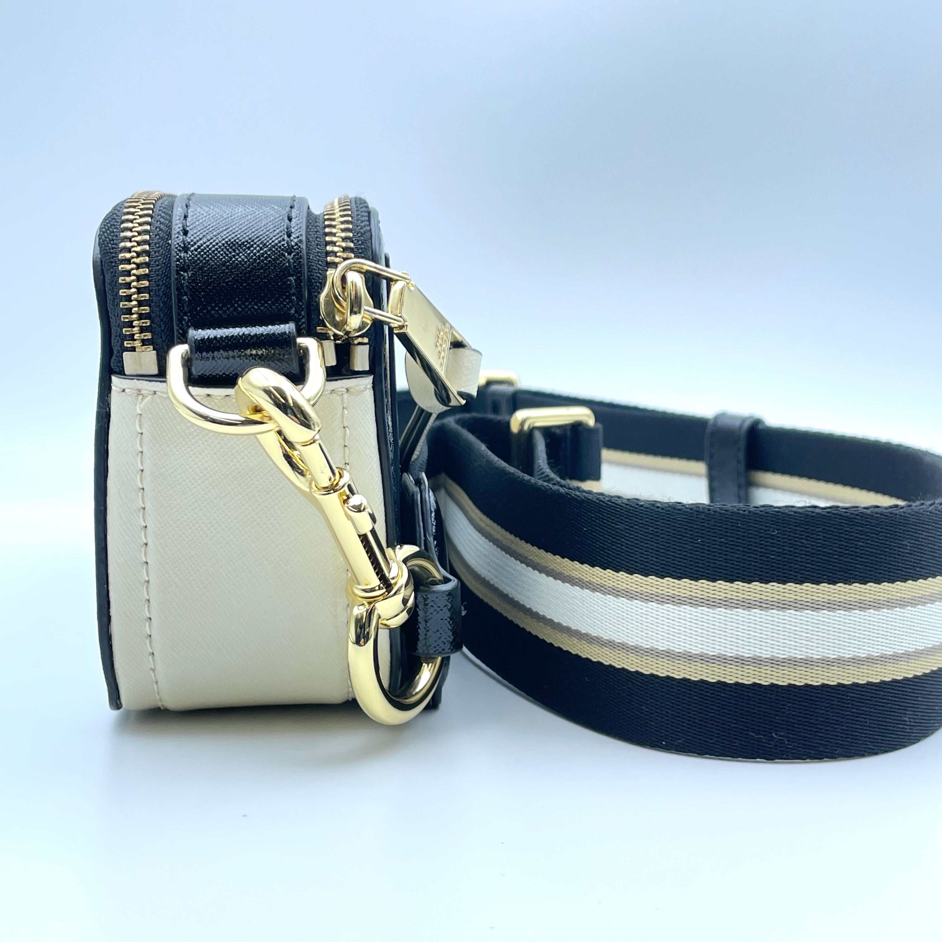 【送料無料】_ MARC JACOBS _(マークジェイコブス)_ザ スナップショット_M0012007 _中古品