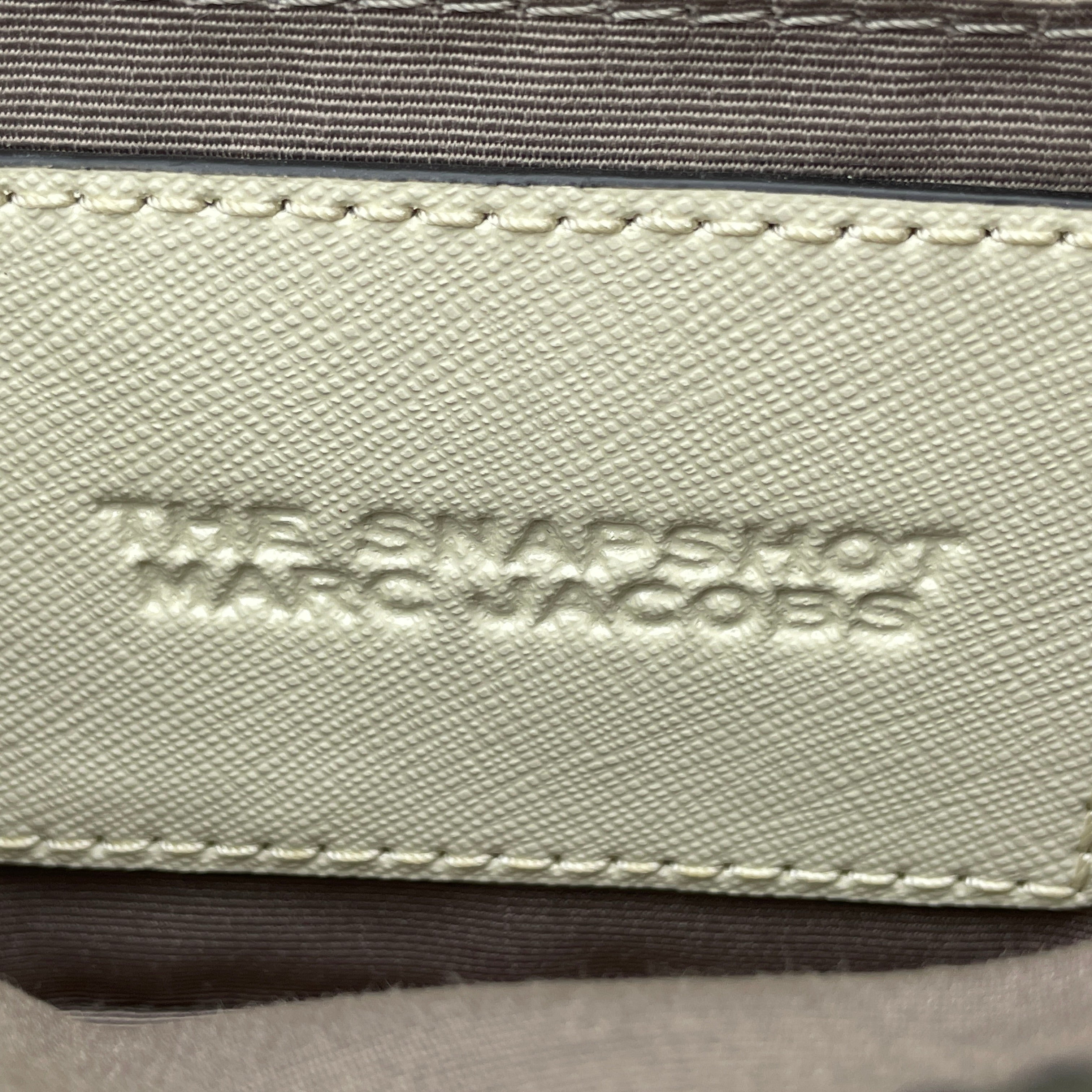 【送料無料】_ MARC JACOBS _(マークジェイコブス)_ザ スナップショット_M0012007 _中古品