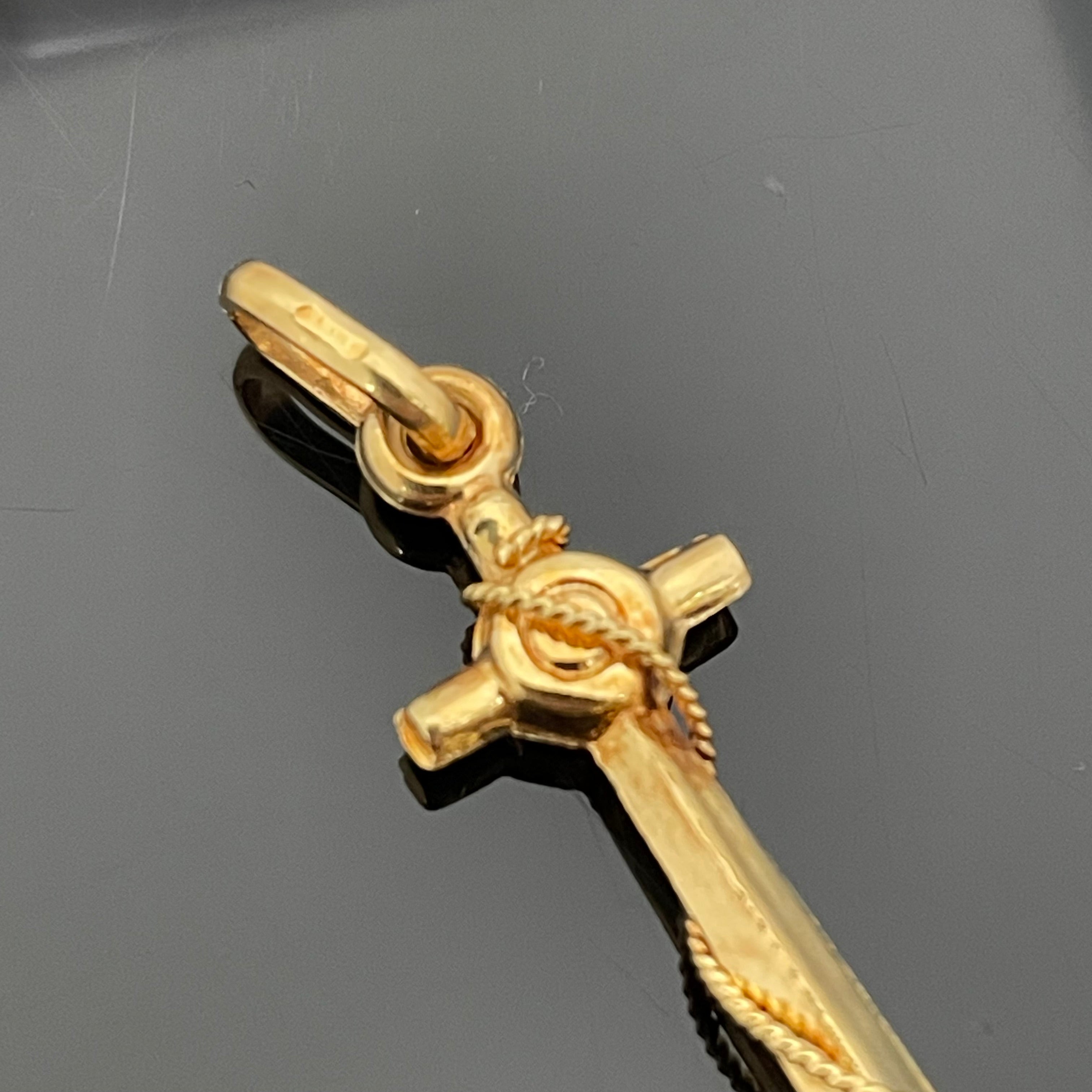 ノンブランド _K18アンカーモチーフ_ペンダントトップ3.1g_中古品