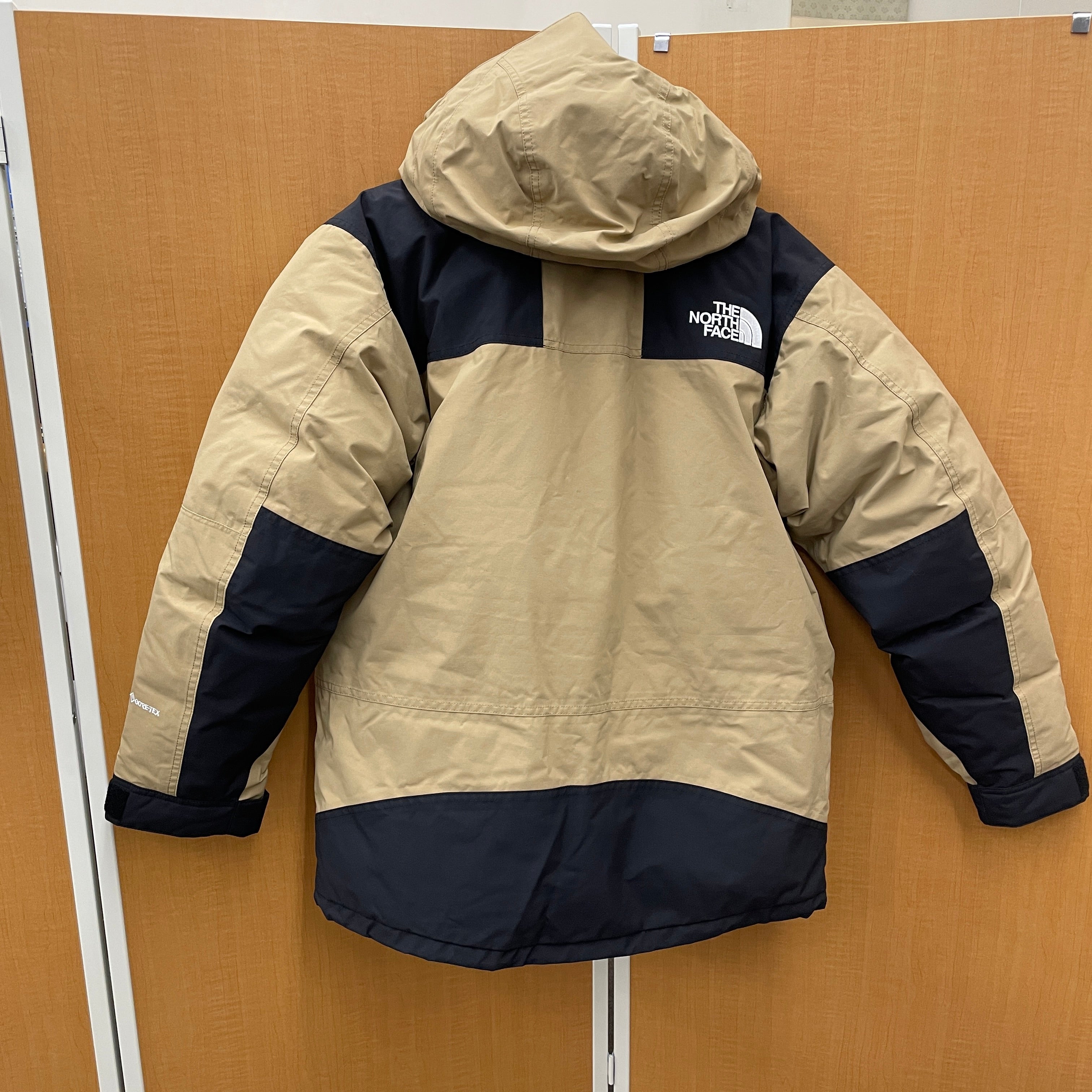 【送料無料】_ THE NORTH FACE_(ザ・ノース・フェイス)_マウンテンダウンジャケット_ Lサイズ ND92237 KT_未使用品