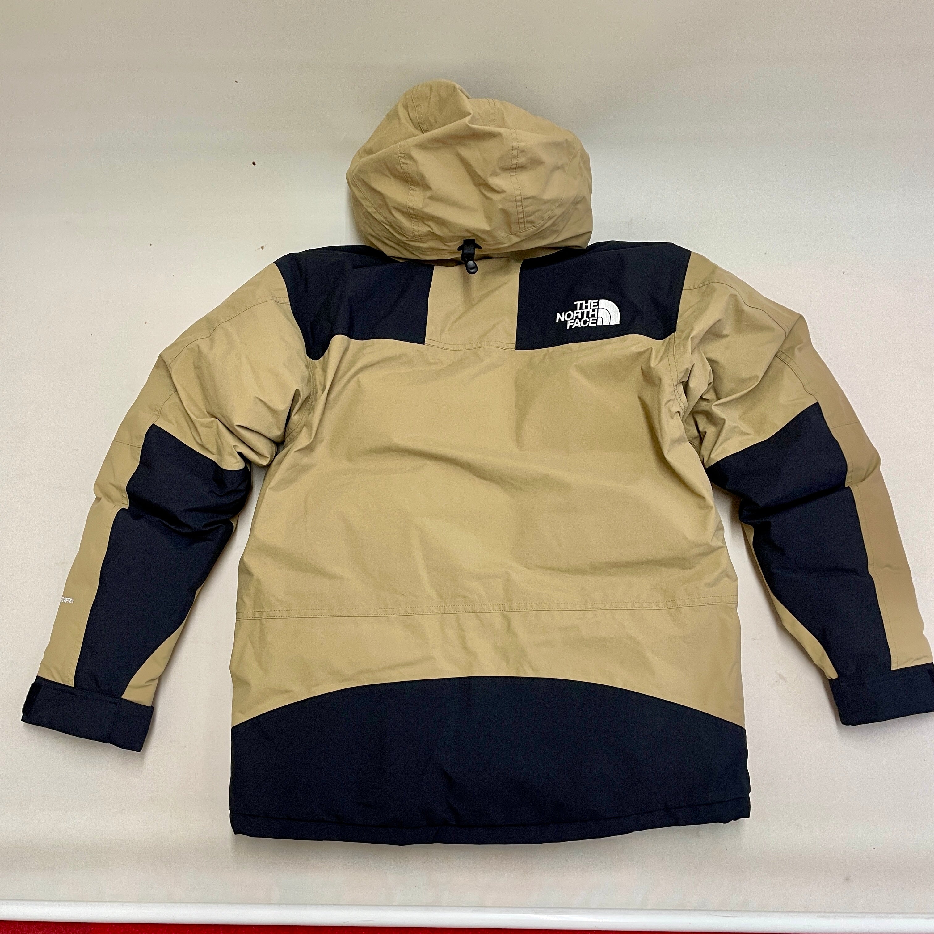 【送料無料】_ THE NORTH FACE_(ザ・ノース・フェイス)_マウンテンダウンジャケット_ Lサイズ ND92237 KT_未使用品