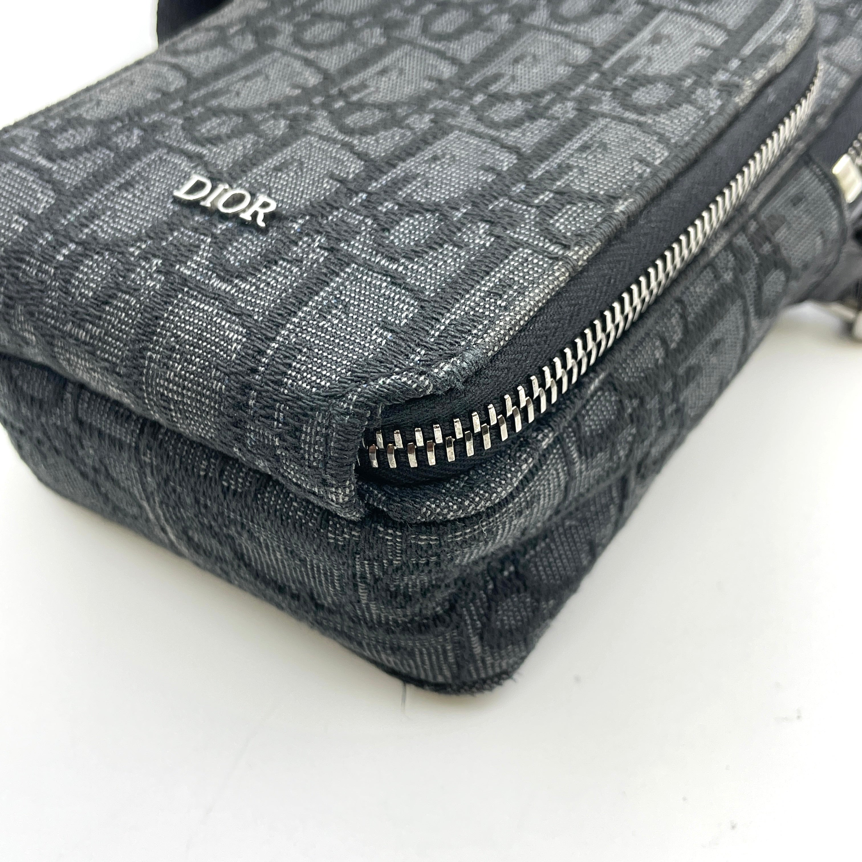 DIOR_(ディオール)_ライダー マイクロポーチ_オブリーク ジャガード_2OBCA326YSE_中古品