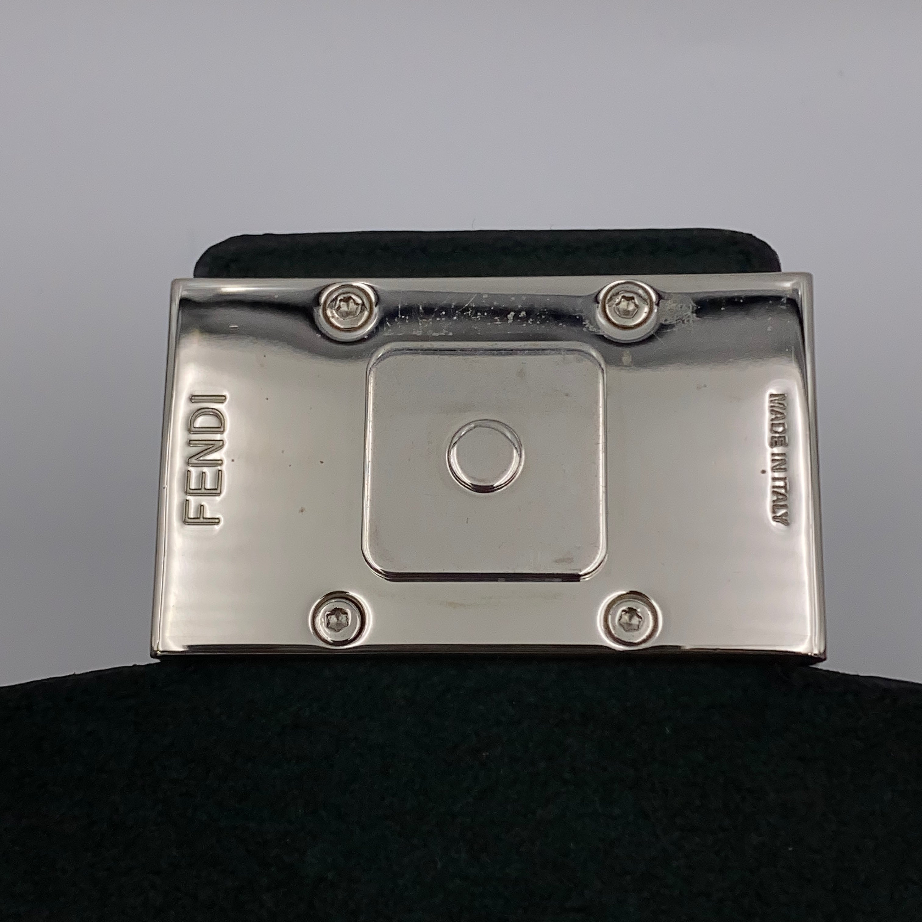 【送料無料】_ FENDI _(フェンディ)_バゲット ソフトトランク _ブラックレザー バッグ_中古品