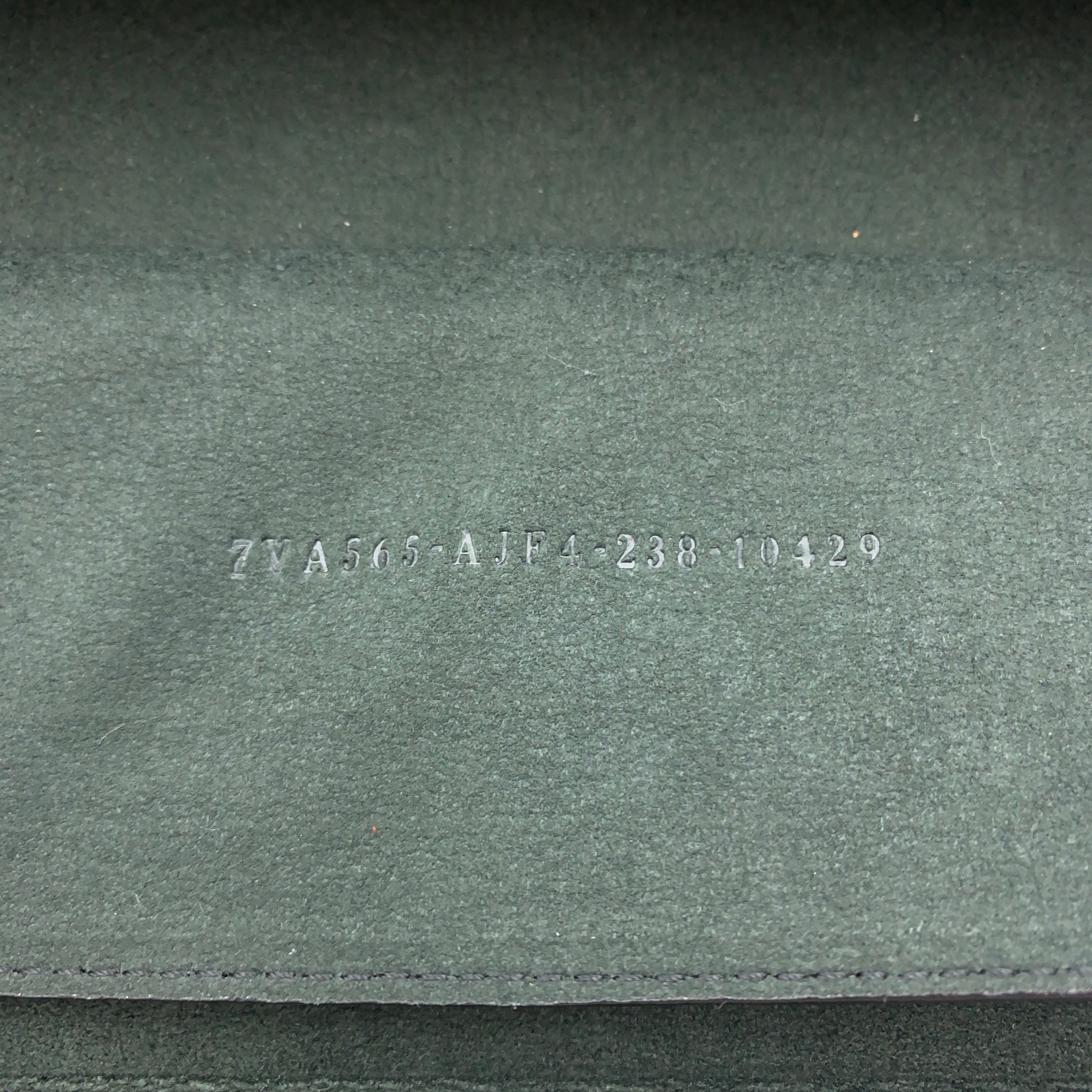 【送料無料】_ FENDI _(フェンディ)_バゲット ソフトトランク _ブラックレザー バッグ_中古品