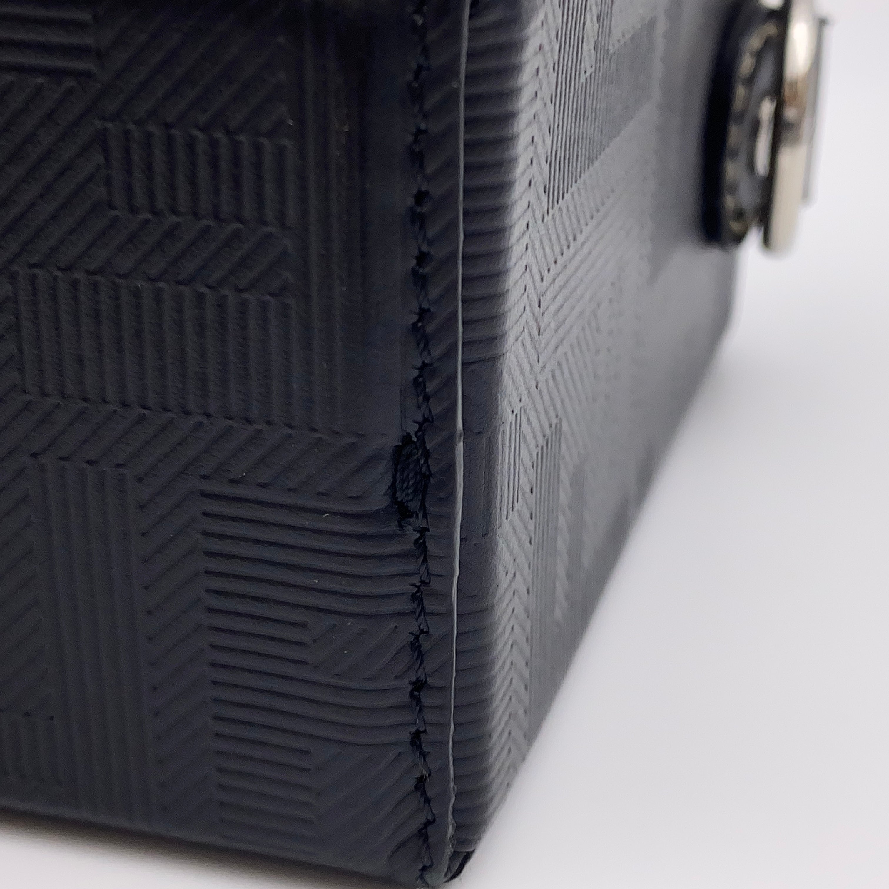 【送料無料】_ FENDI _(フェンディ)_バゲット ソフトトランク _ブラックレザー バッグ_中古品