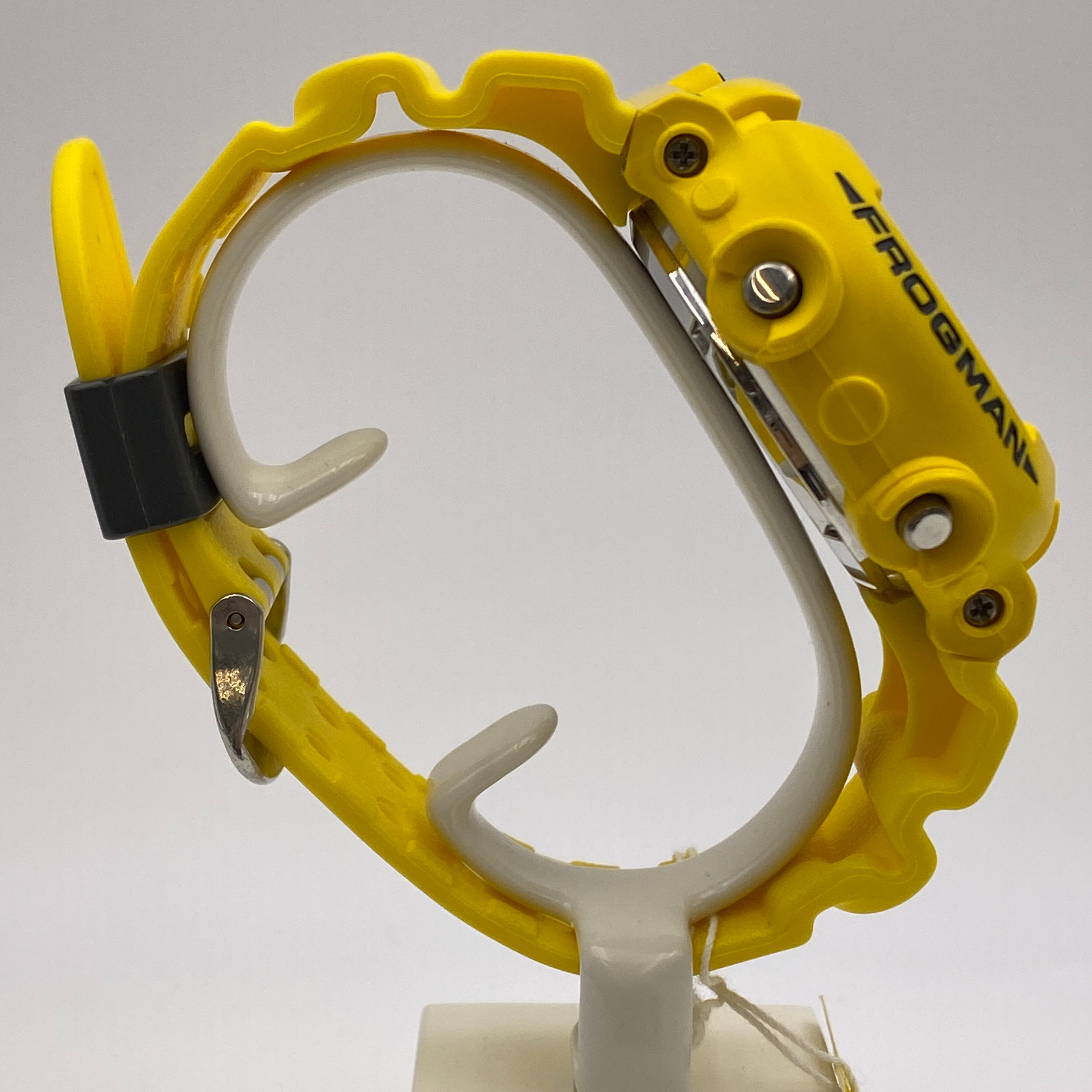 【送料無料】_ CASIO G-SHOCK_(カシオ Gショック)_FROGMAN_ DW-8250Y-9T_ 中古品
