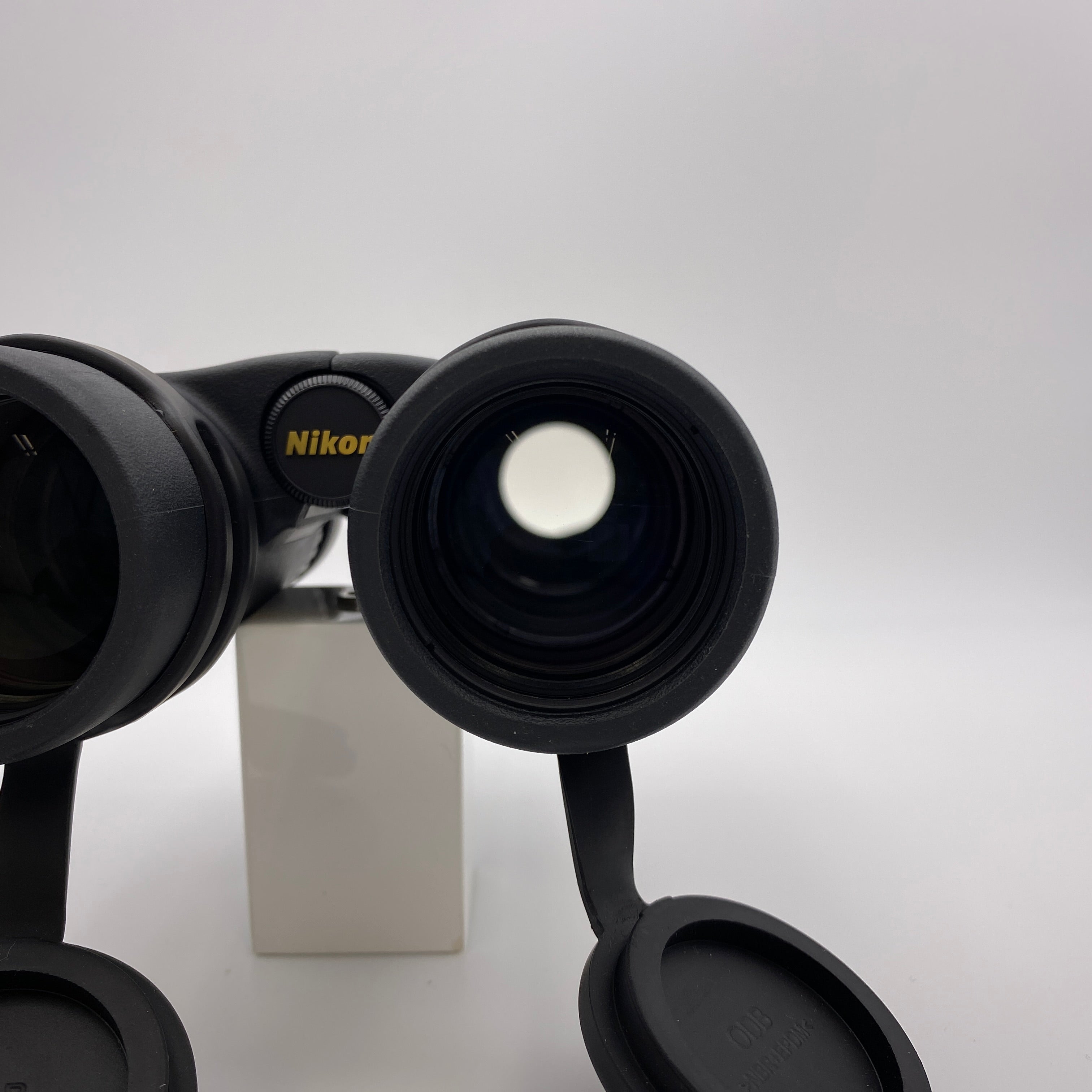 Nikon_(ニコン)_双眼鏡MONARCH 7_ 8x42 8°_中古品