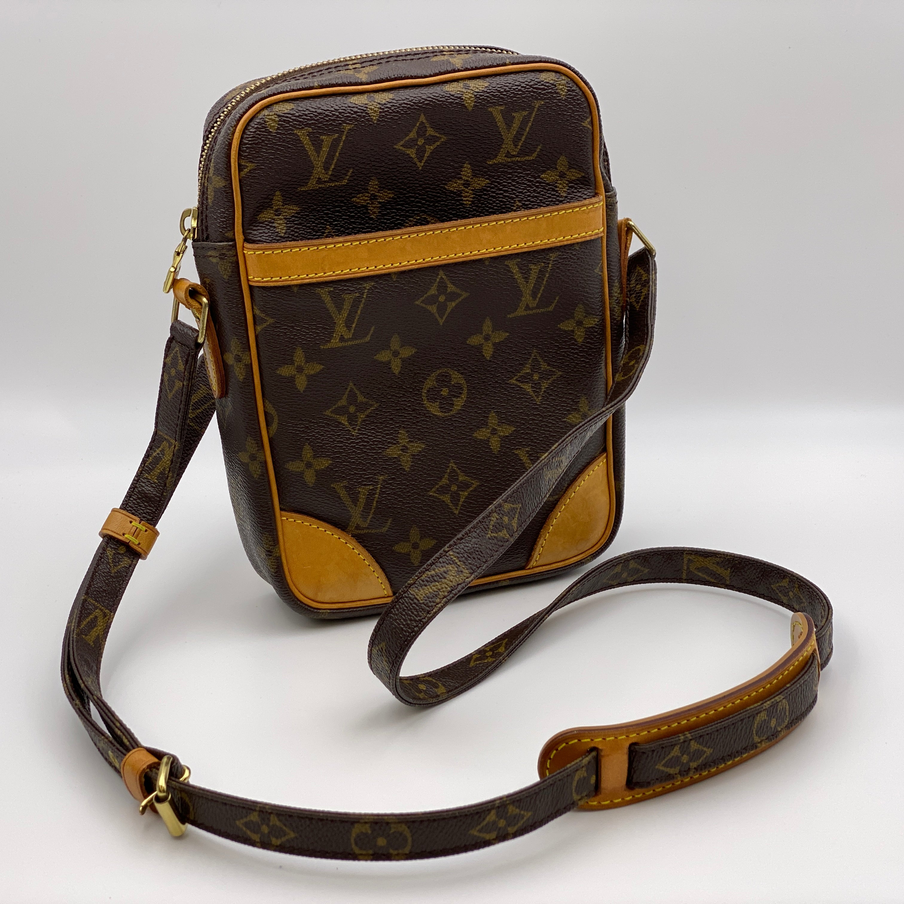 LOUIS VUITTON_(ルイヴィトン)_モノグラム ダヌーブ _M45266_中古品