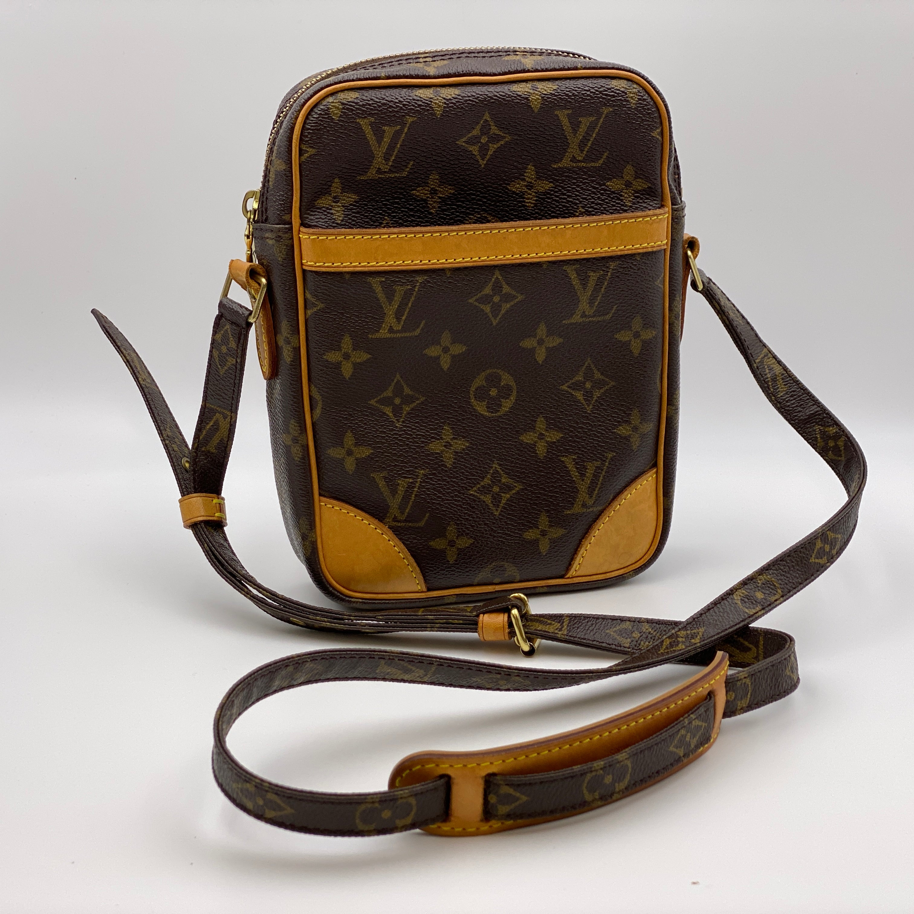 LOUIS VUITTON_(ルイヴィトン)_モノグラム ダヌーブ _M45266_中古品