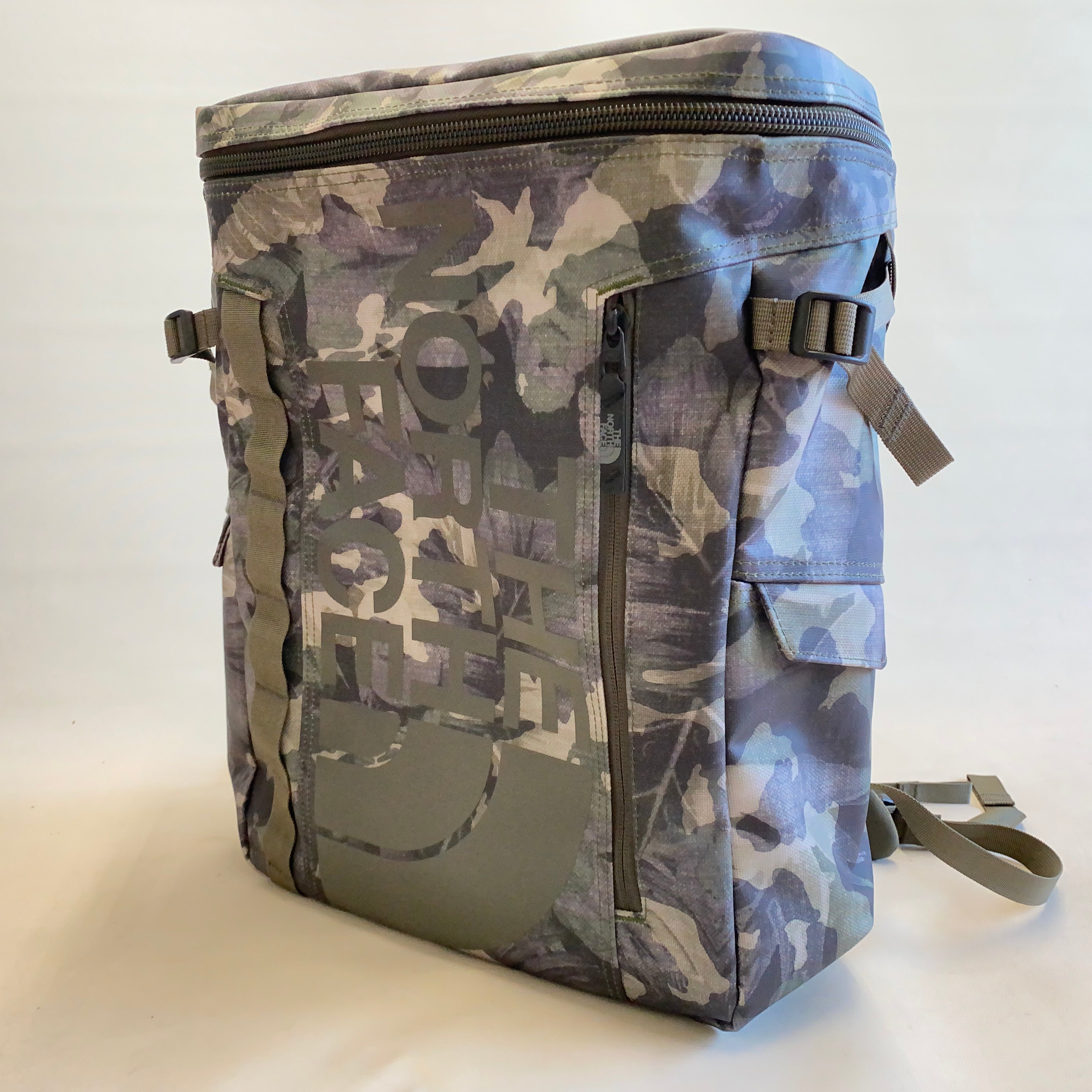 【送料無料】_ THE NORTH FACE_(ノースフェイス)_BCヒューズボックス2 _カモフラージュプリントNM81817_ 中古品