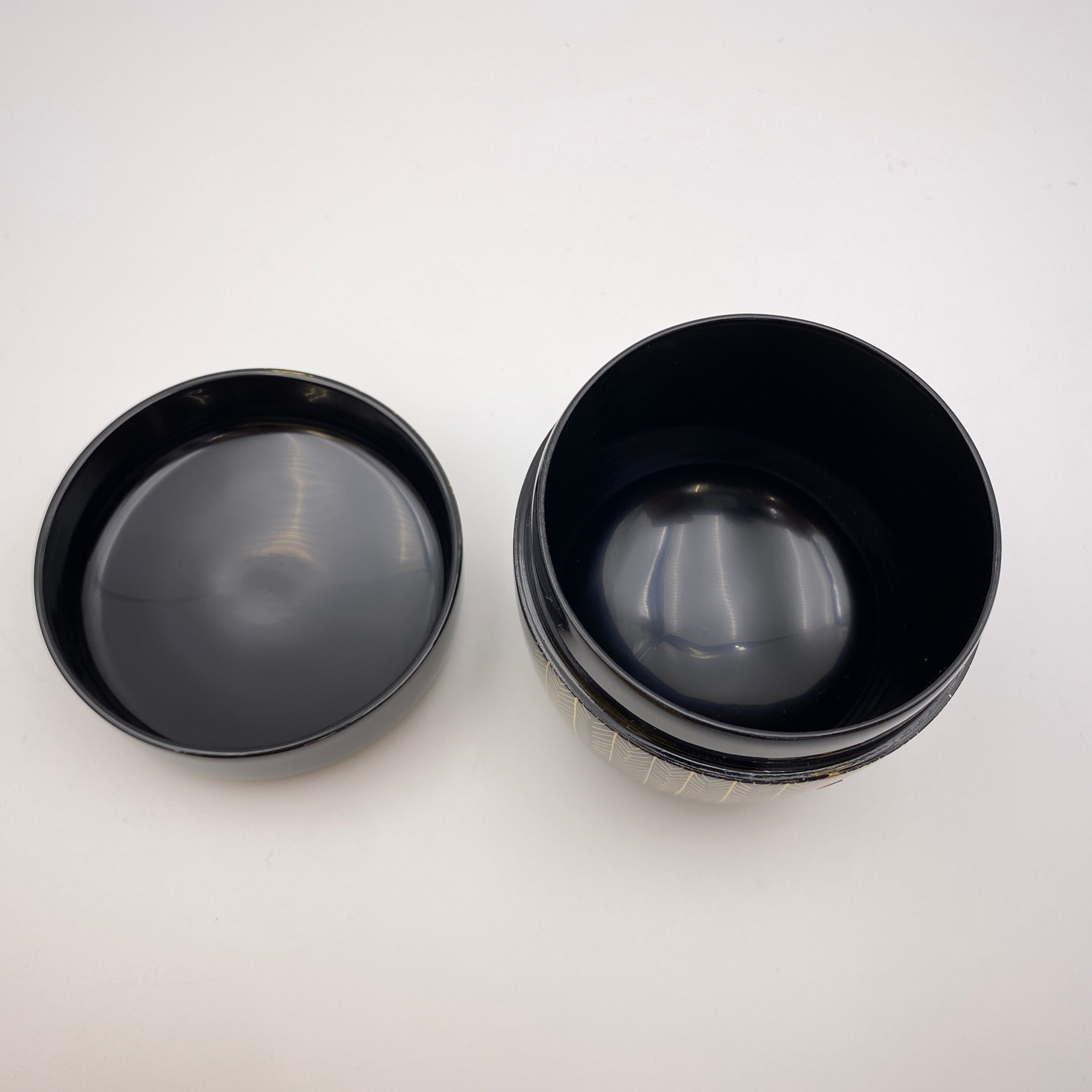 【送料無料】_ 宮田宗景 _なつめ 茶道具 _柳蒔絵 中棗 宗景 _中古品