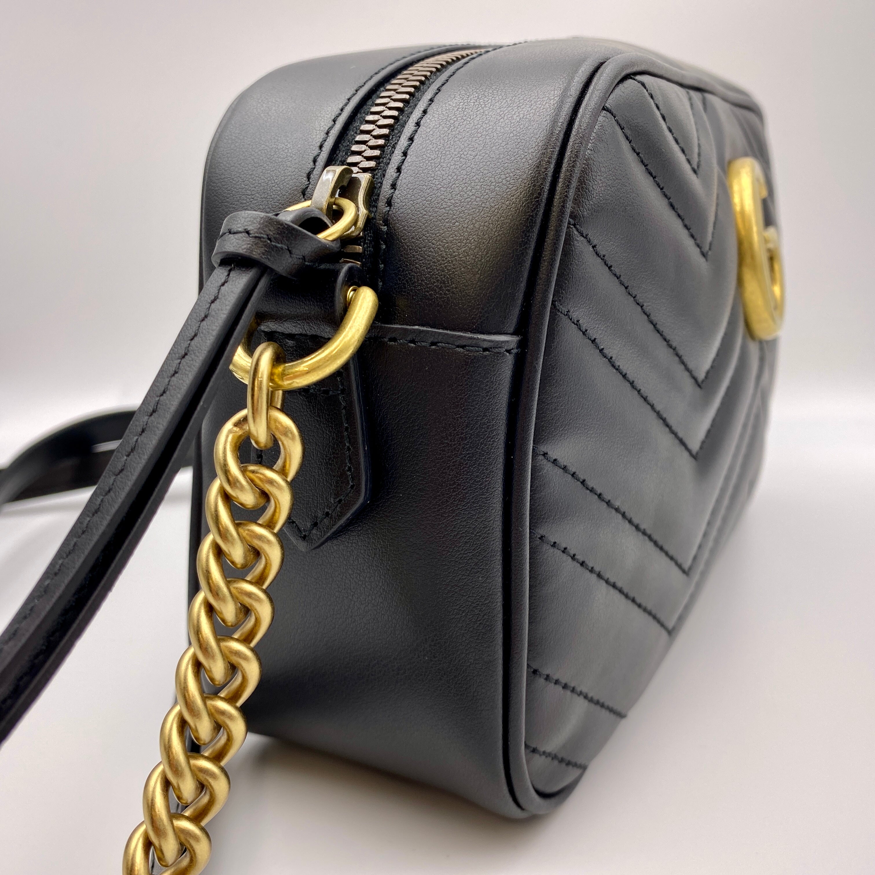 GUCCI_(グッチ)_GGマーモント キルティング_ スモール ショルダーバッグ 447632_中古品