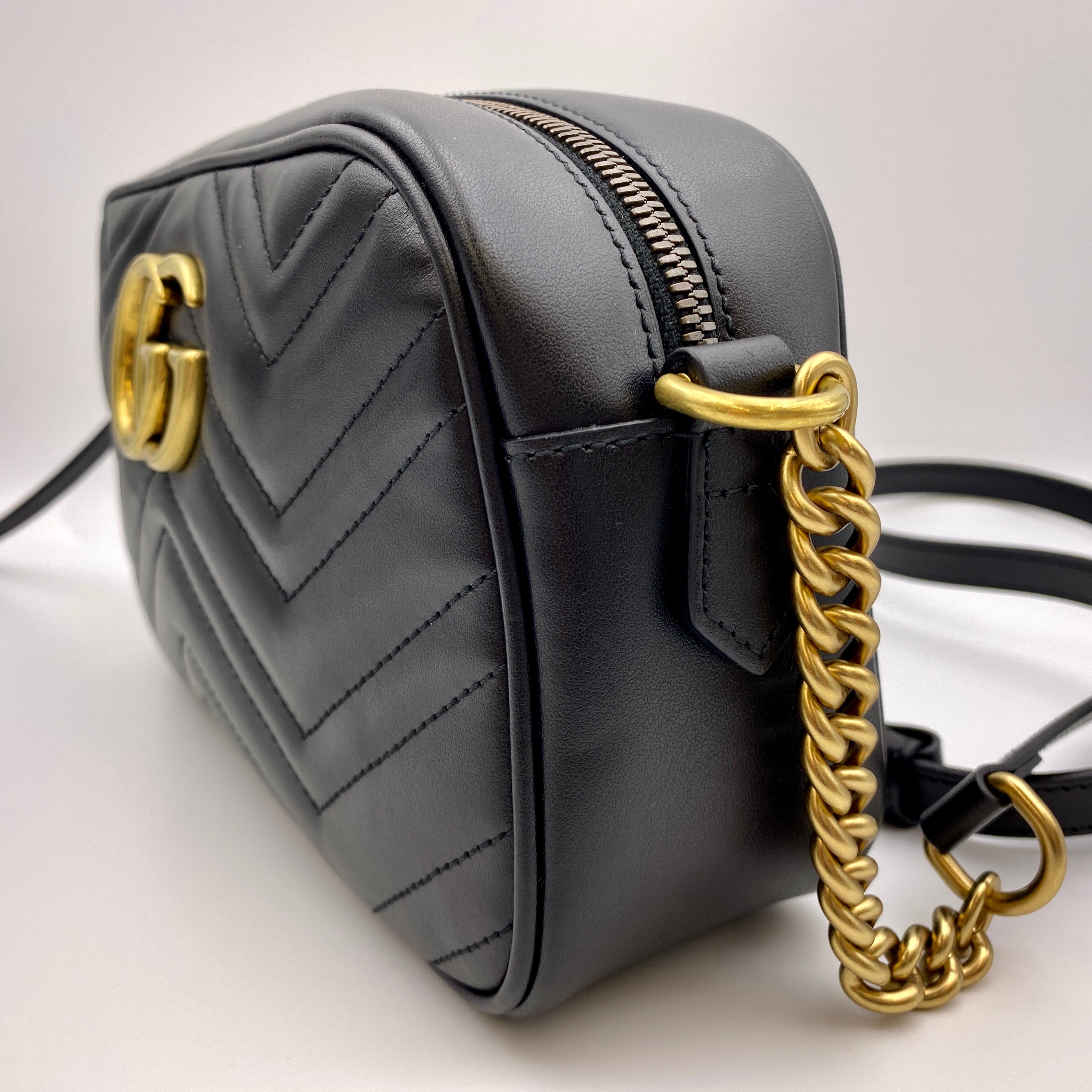 GUCCI_(グッチ)_GGマーモント キルティング_ スモール ショルダーバッグ 447632_中古品