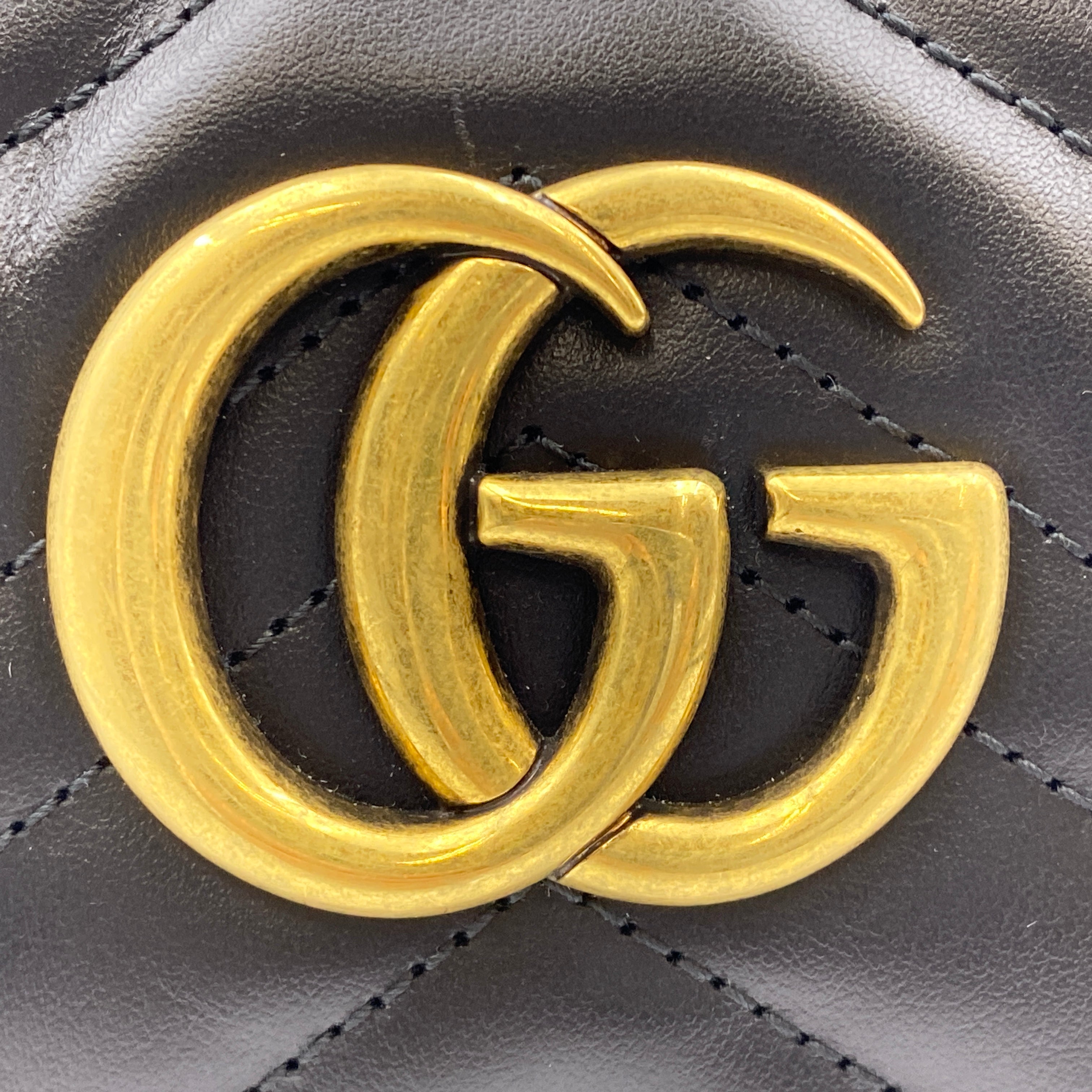 GUCCI_(グッチ)_GGマーモント キルティング_ スモール ショルダーバッグ 447632_中古品