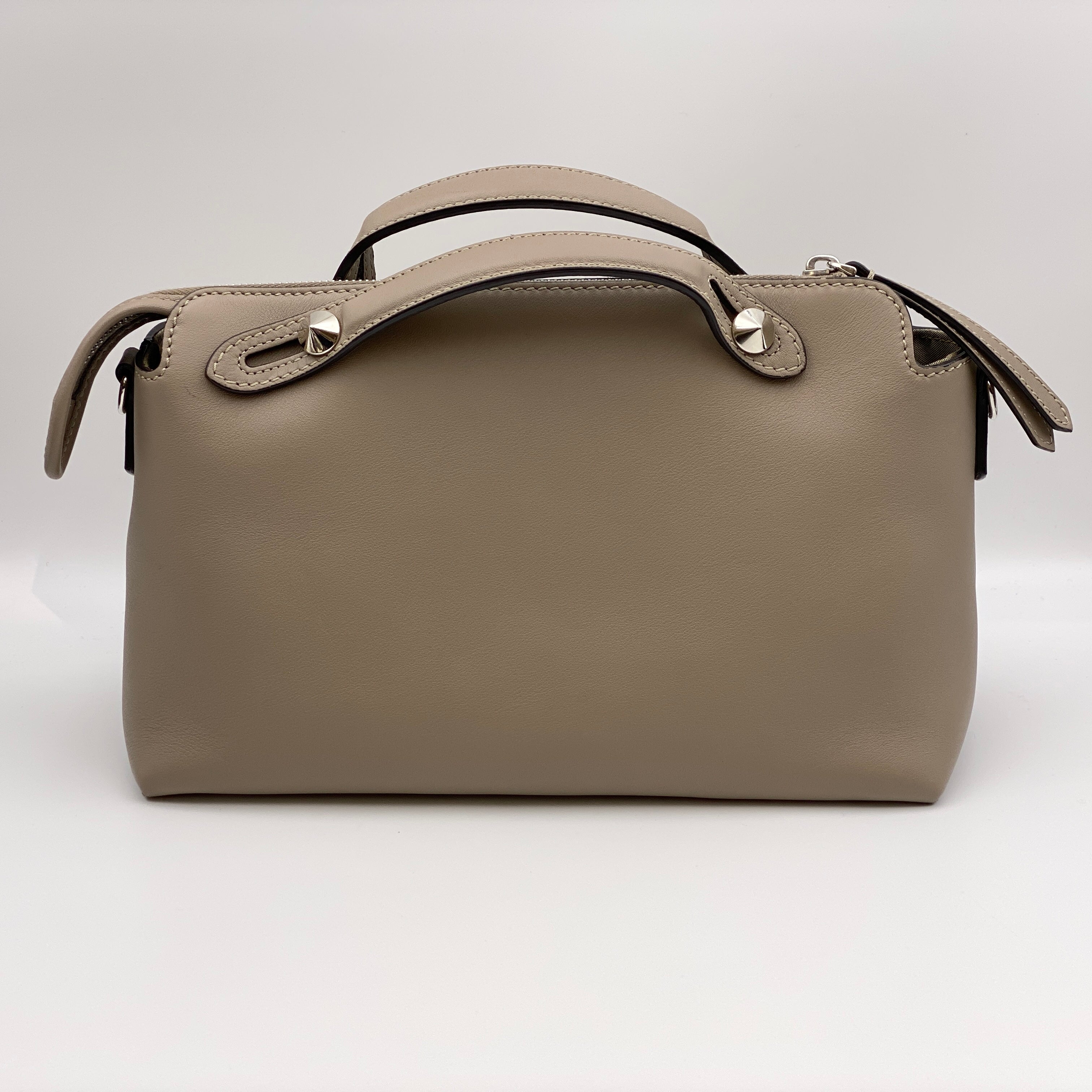 【送料無料】_ FENDI_(フェンディ)_バイザウェイミディアム8BL124-1D5_カーフ ダブグレー_中古品