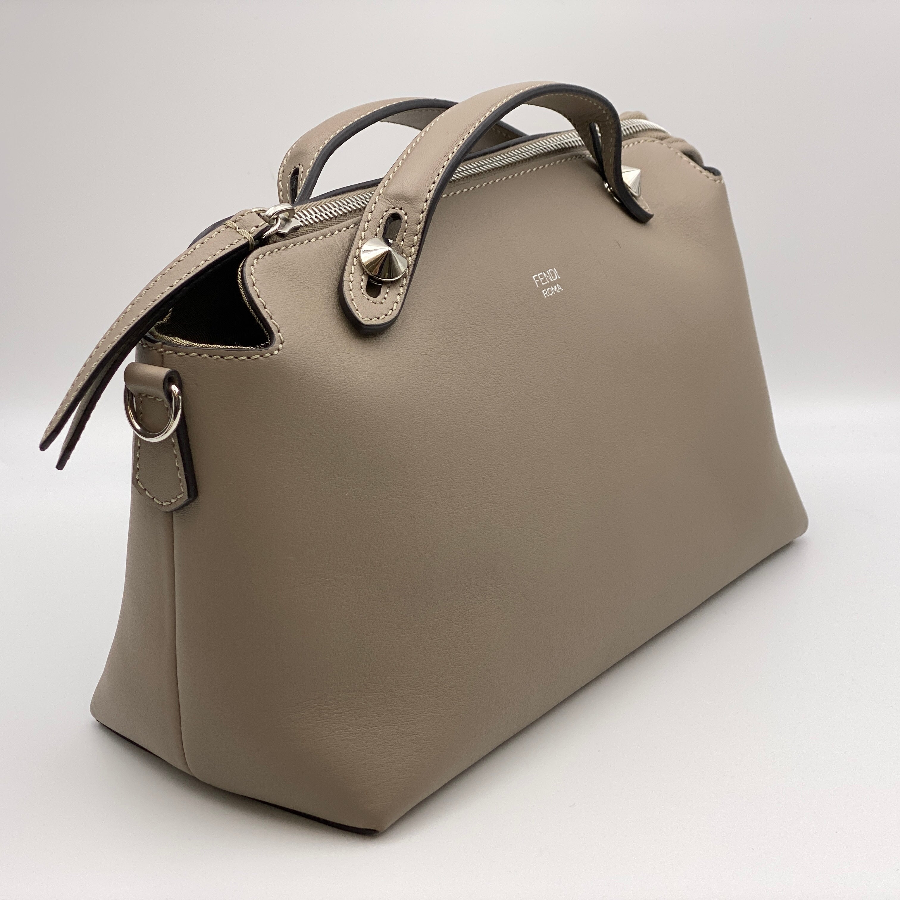 【送料無料】_ FENDI_(フェンディ)_バイザウェイミディアム8BL124-1D5_カーフ ダブグレー_中古品