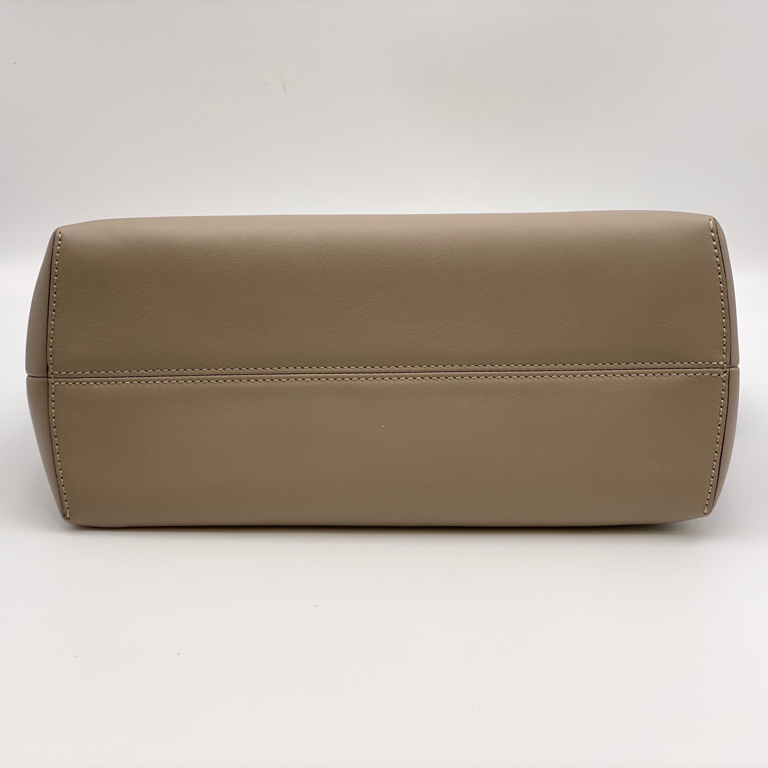 【送料無料】_ FENDI_(フェンディ)_バイザウェイミディアム8BL124-1D5_カーフ ダブグレー_中古品